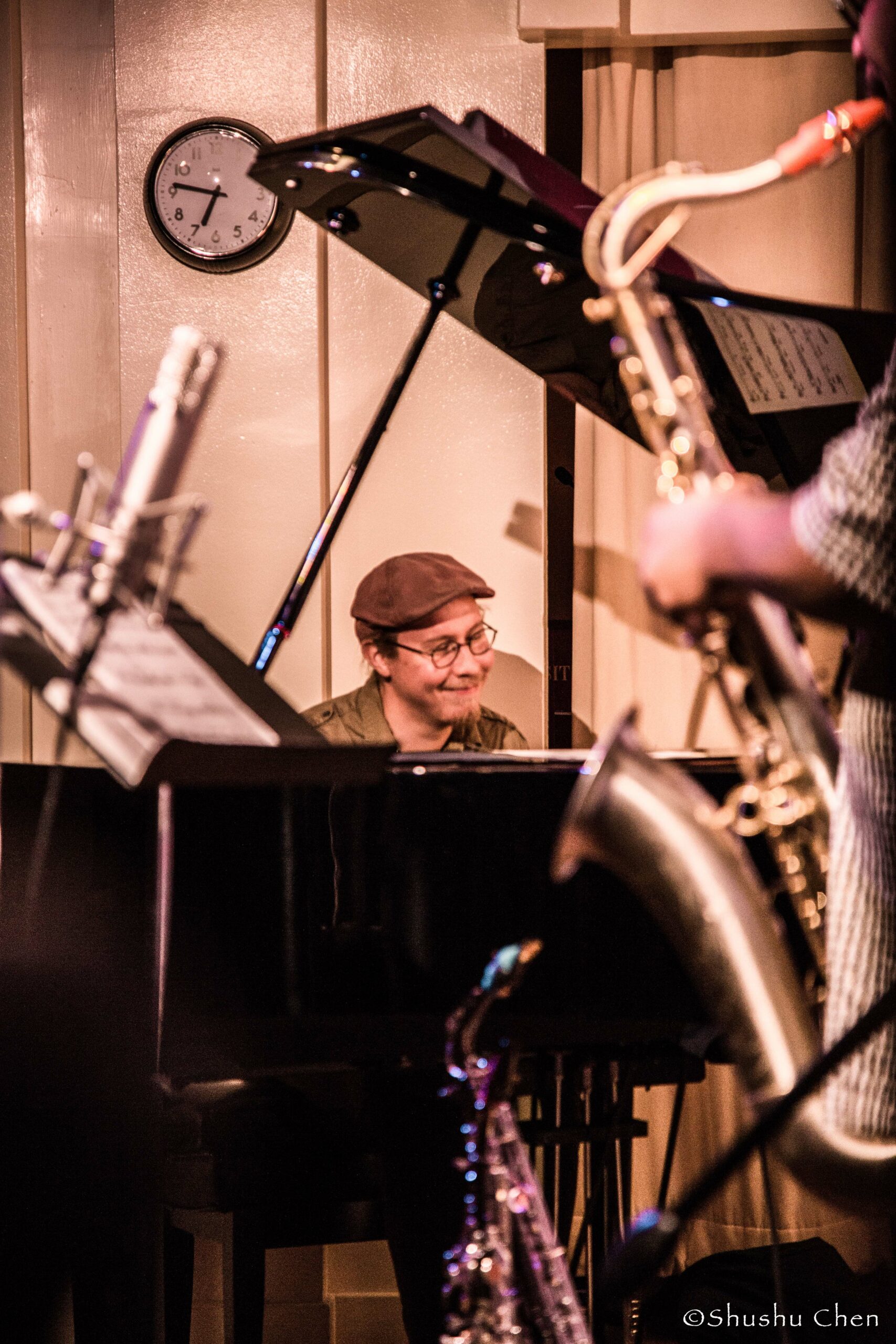 musician-playing-saxophone-from-jazz-concert-luca-santaniello-at-casa-italiana