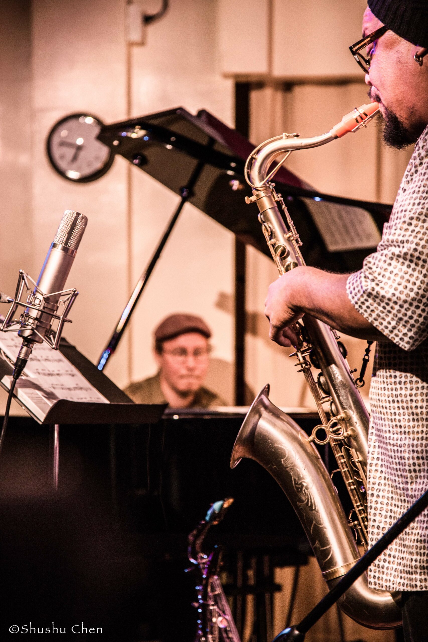 musician-playing-saxophone-from-jazz-concert-luca-santaniello-at-casa-italiana