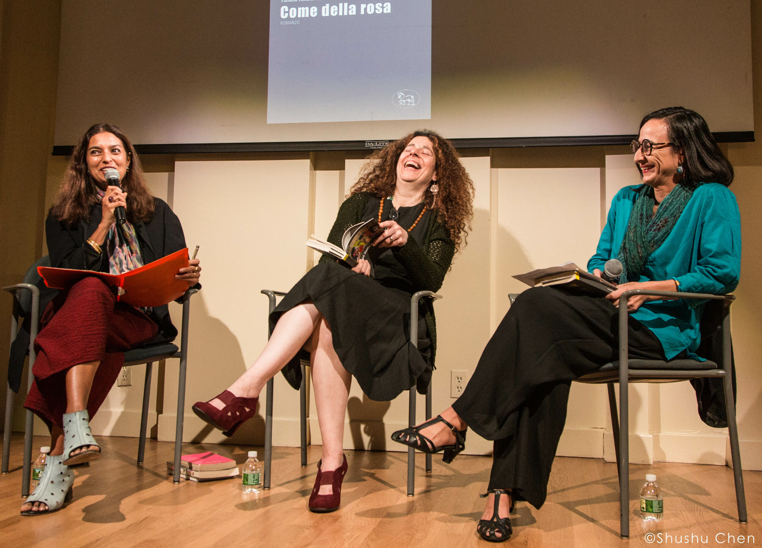 speaker-smiling-from-book-presentation-come-dellaa-rosa-at-casa-italiana
