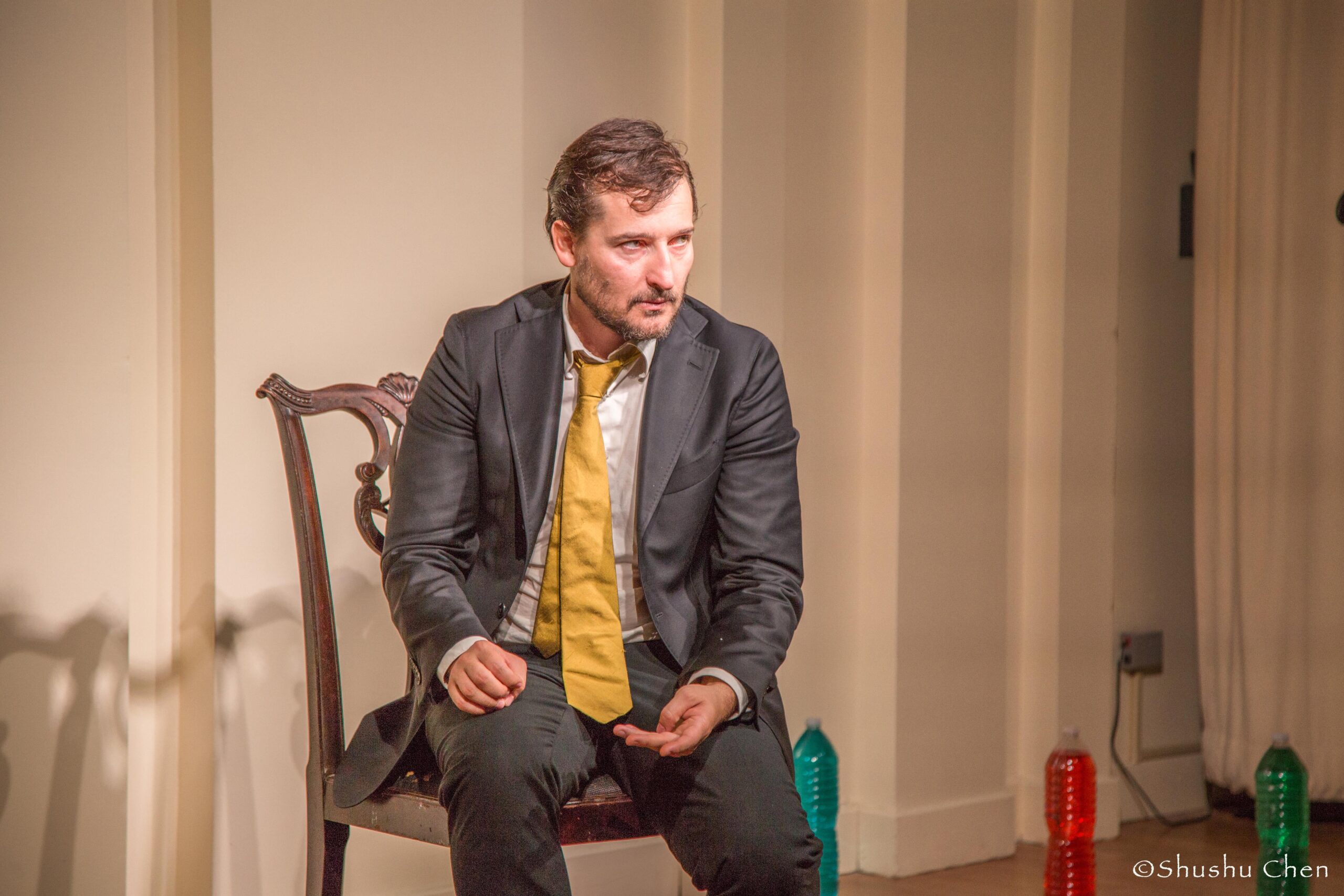 artist-performing-from-theatrical-performance-at-casa-italiana