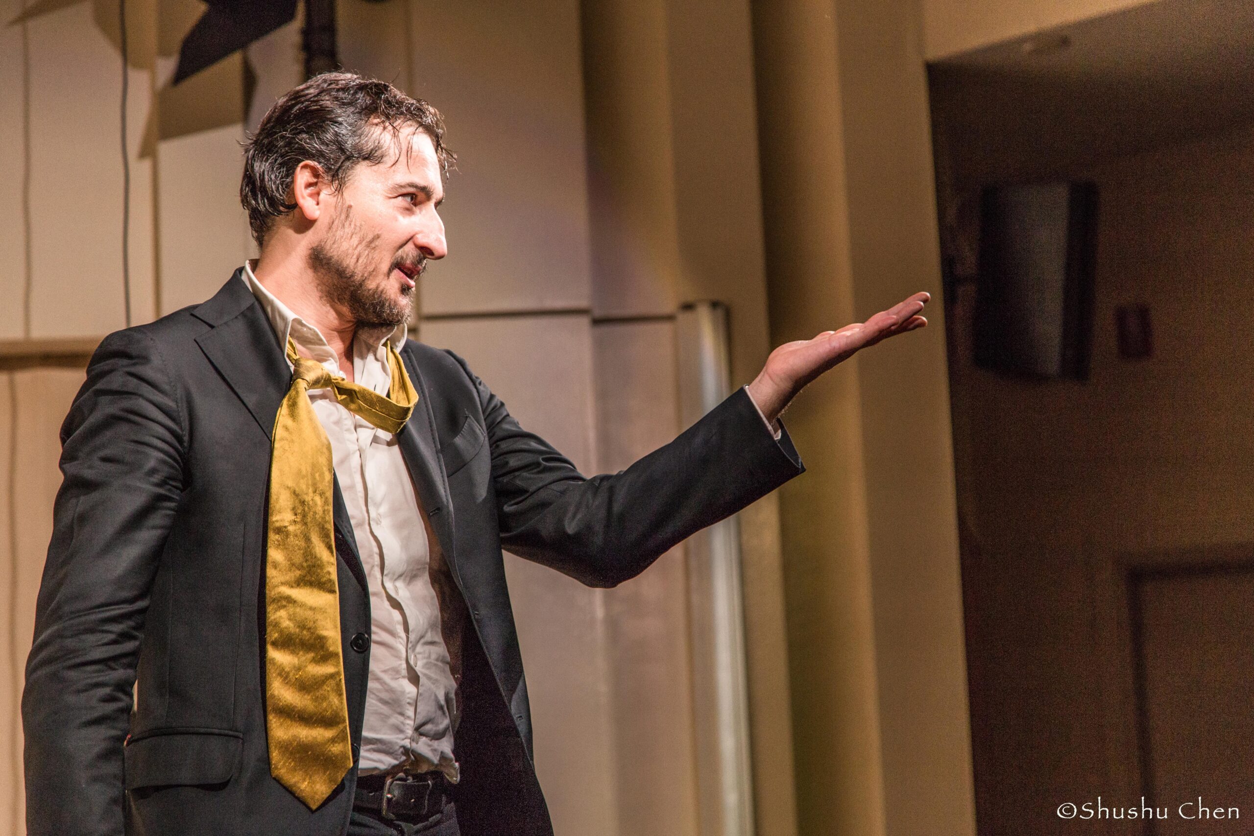 artist-performing-from-theatrical-performance-at-casa-italiana
