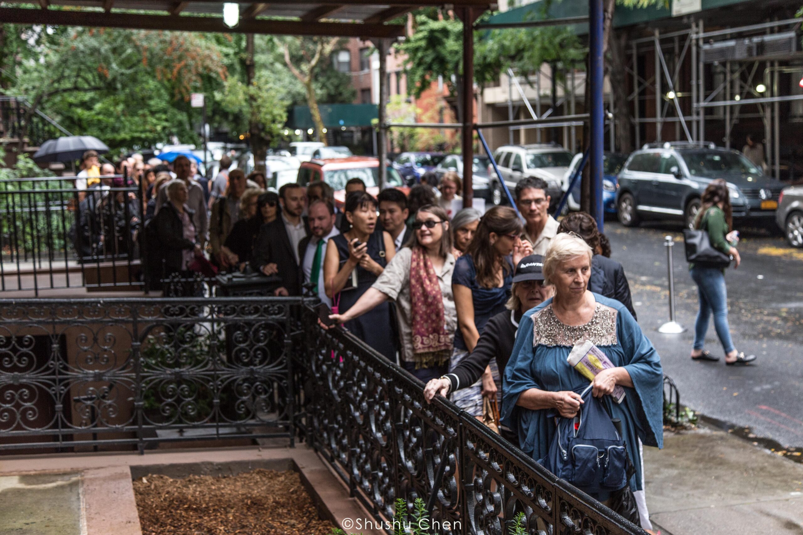 people-in-line-on-sidewalk-from-italian-prime-minister-paolo-gentiloni-at-casa-italiana
