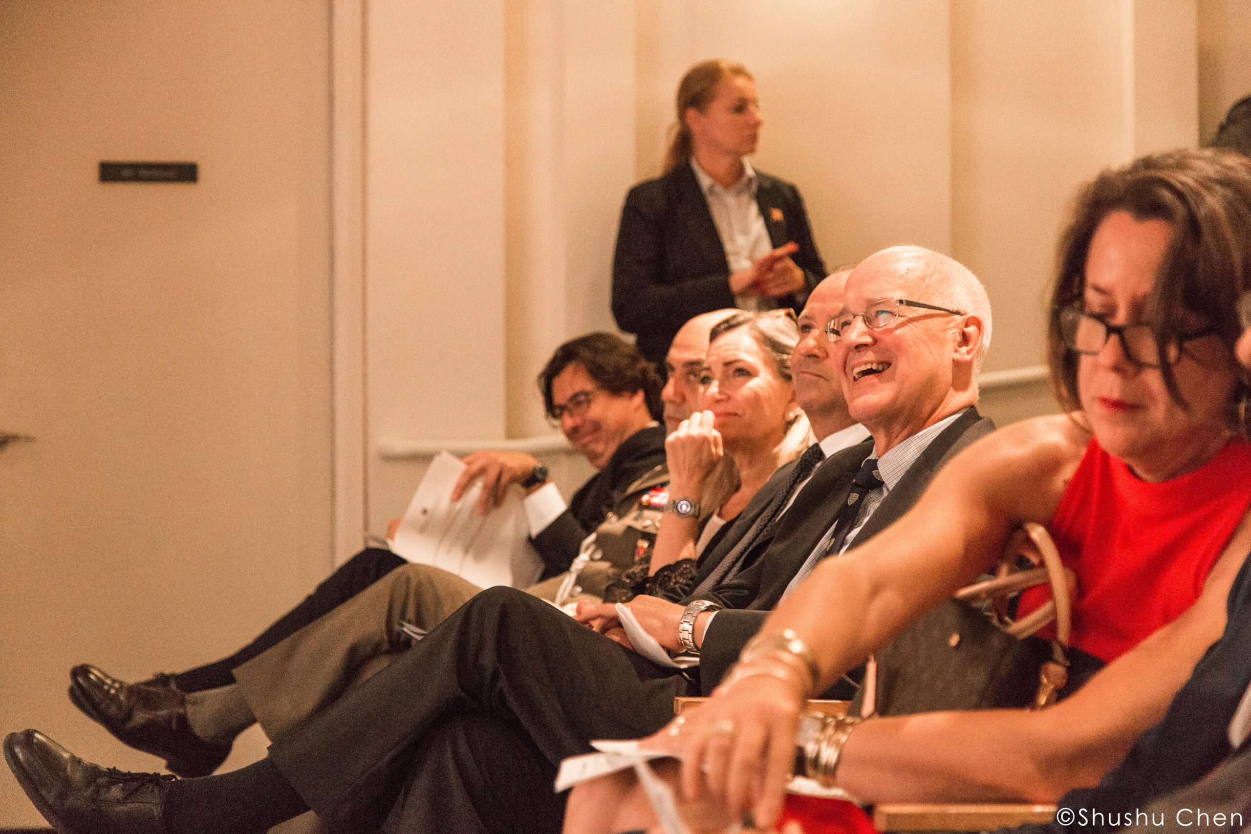 spectators-smiling-from-italian-prime-minister-paolo-gentiloni-at-casa-italiana