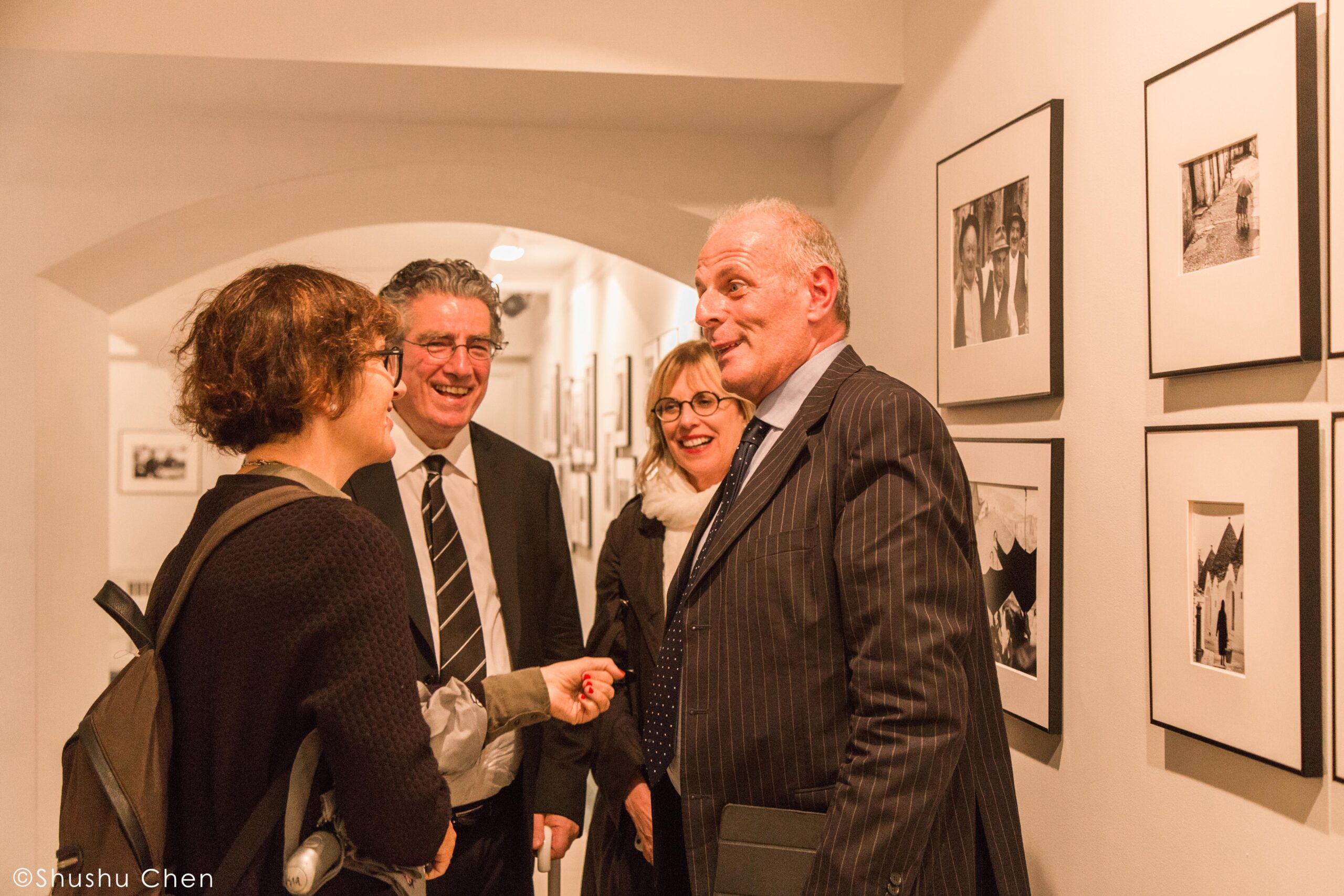 stefano-and-guests-conversing-from-italian-prime-minister-paolo-gentiloni-at-casa-italiana