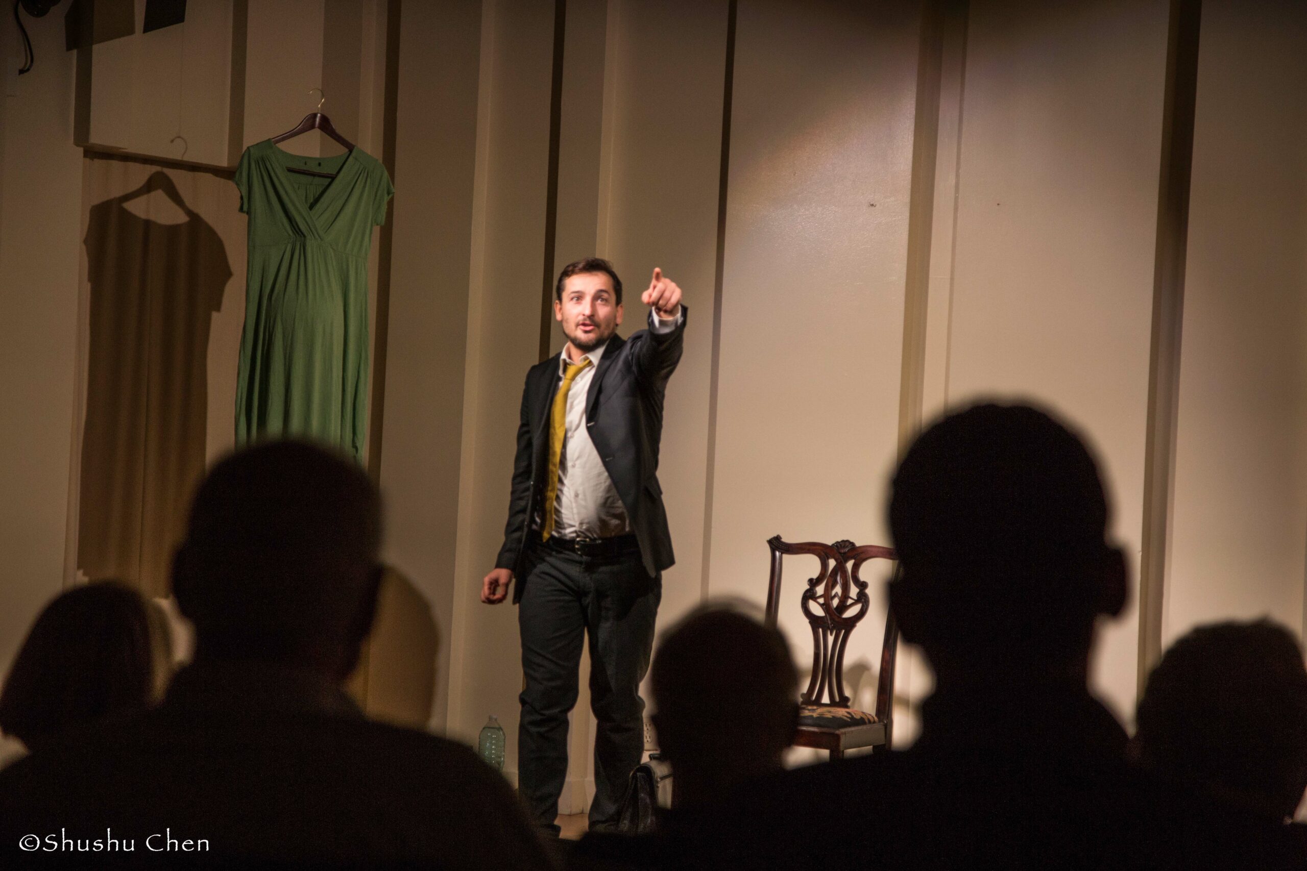 artist-performing-from-theatrical-performance-at-casa-italiana