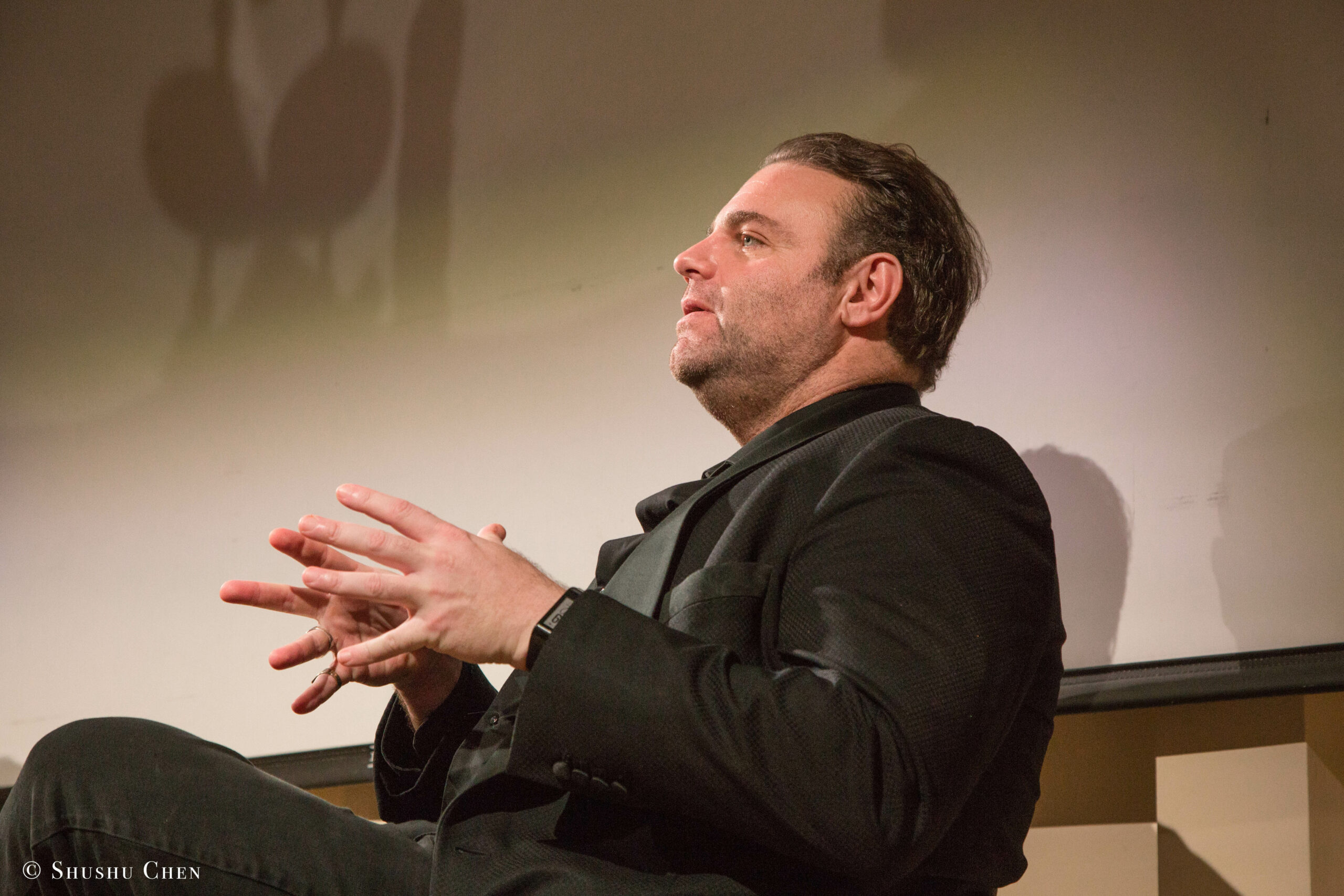 speaker-talking-from-adventures-in-italian-opera-joseph-calleja-at-casa-italiana