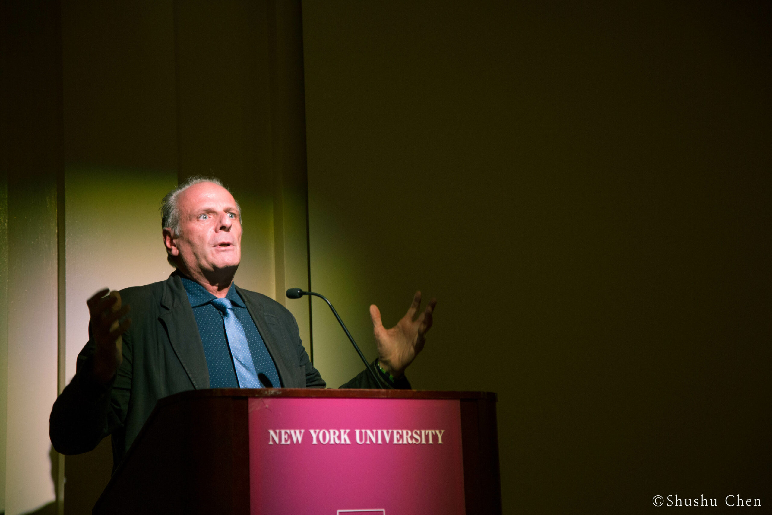 stefano-talking-from-panel-the-babylonian-talmud-translation-project-at-casa-italiana