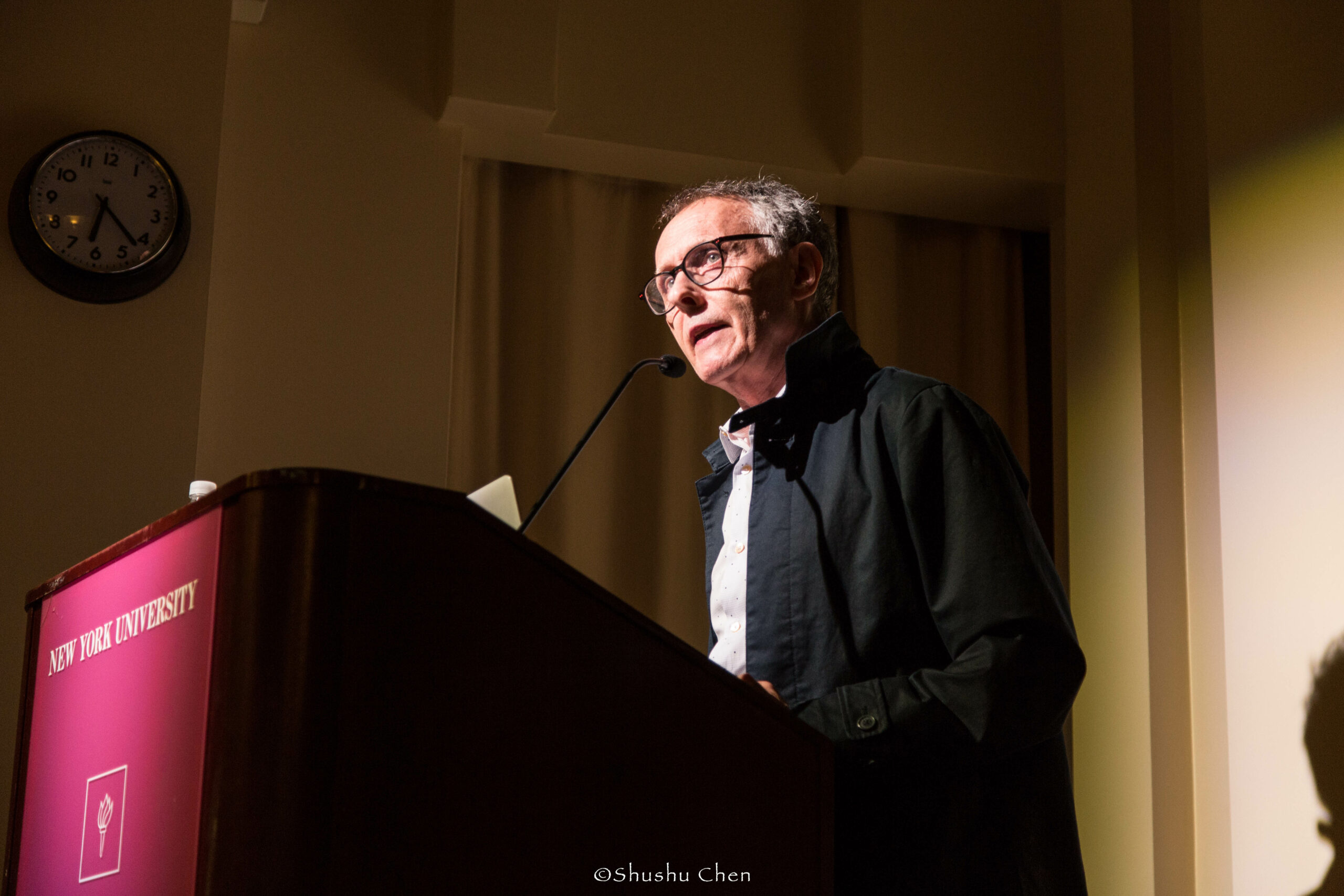 speaker-talking-from-panel-discussion-roma-migrations-at-casa-italiana