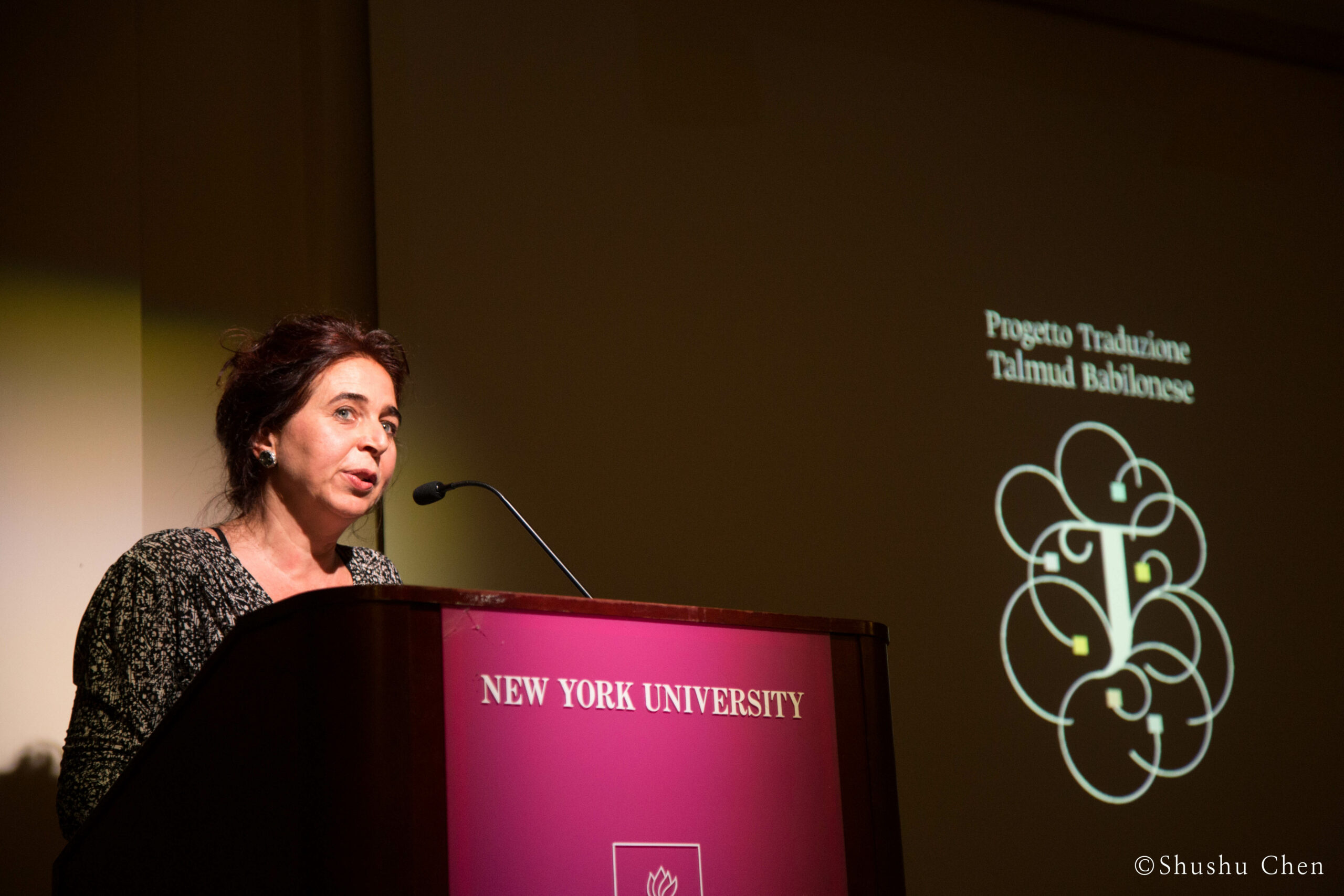 speaker-talking-from-panel-the-babylonian-talmud-translation-project-at-casa-italiana