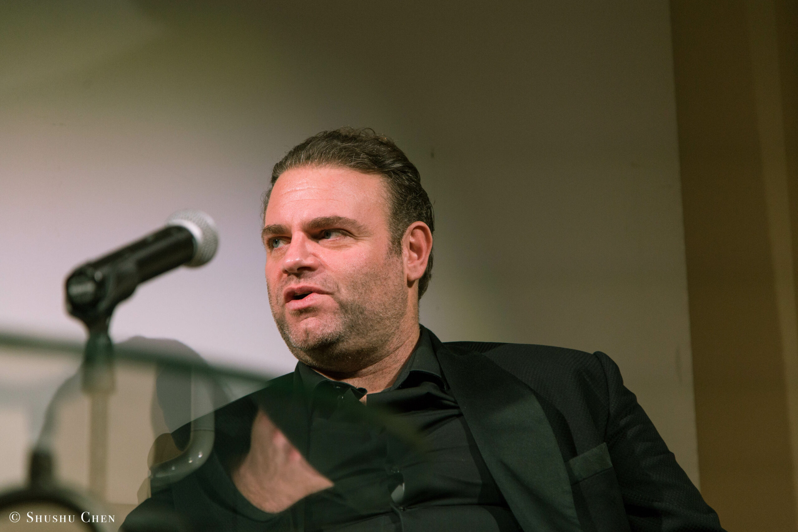 speaker-potrait-from-adventures-in-italian-opera-joseph-calleja-at-casa-italiana