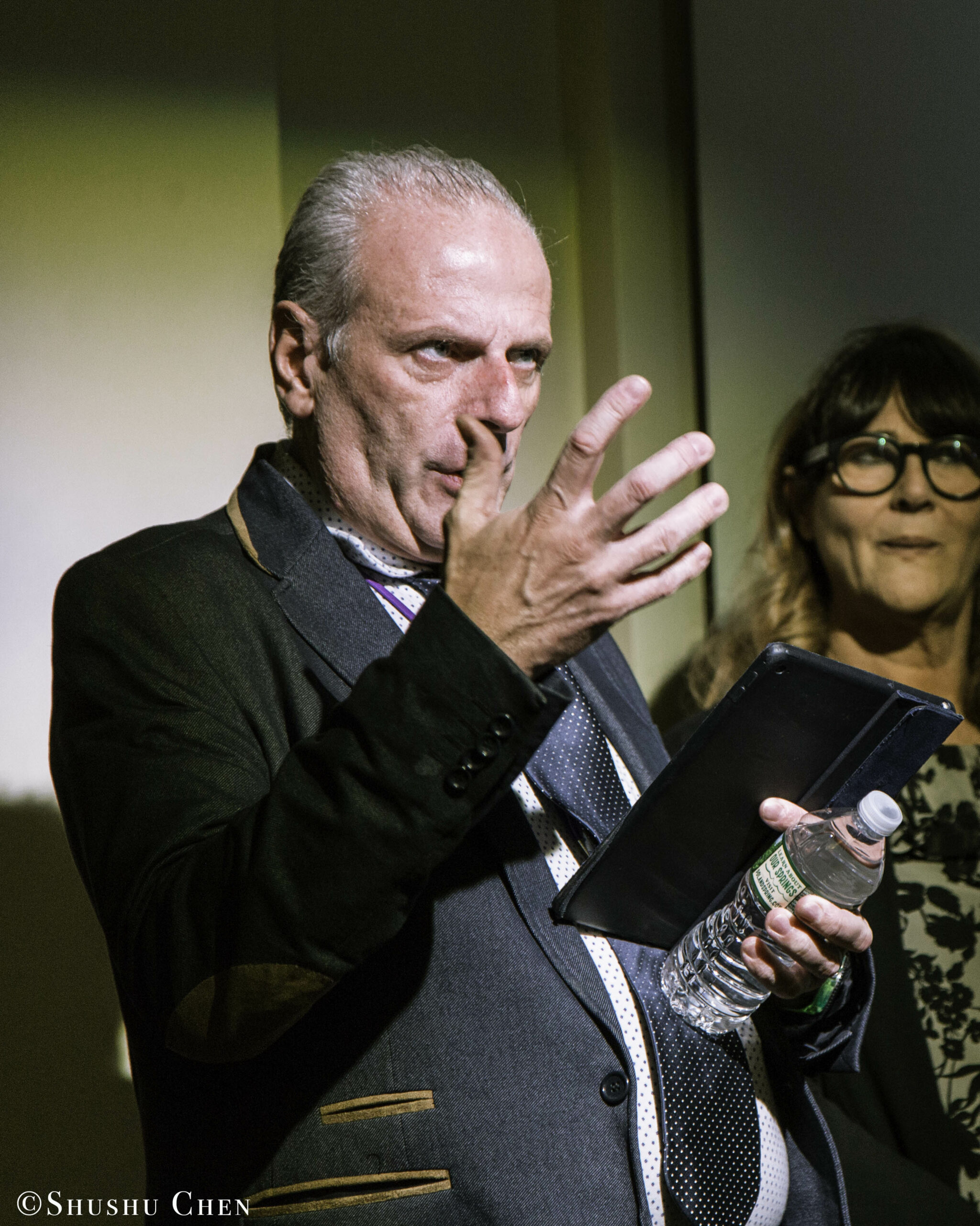 stefano-talking-from-italy-on-screen-today-screenings-tribute-to-dario-fo-at-casa-italiana