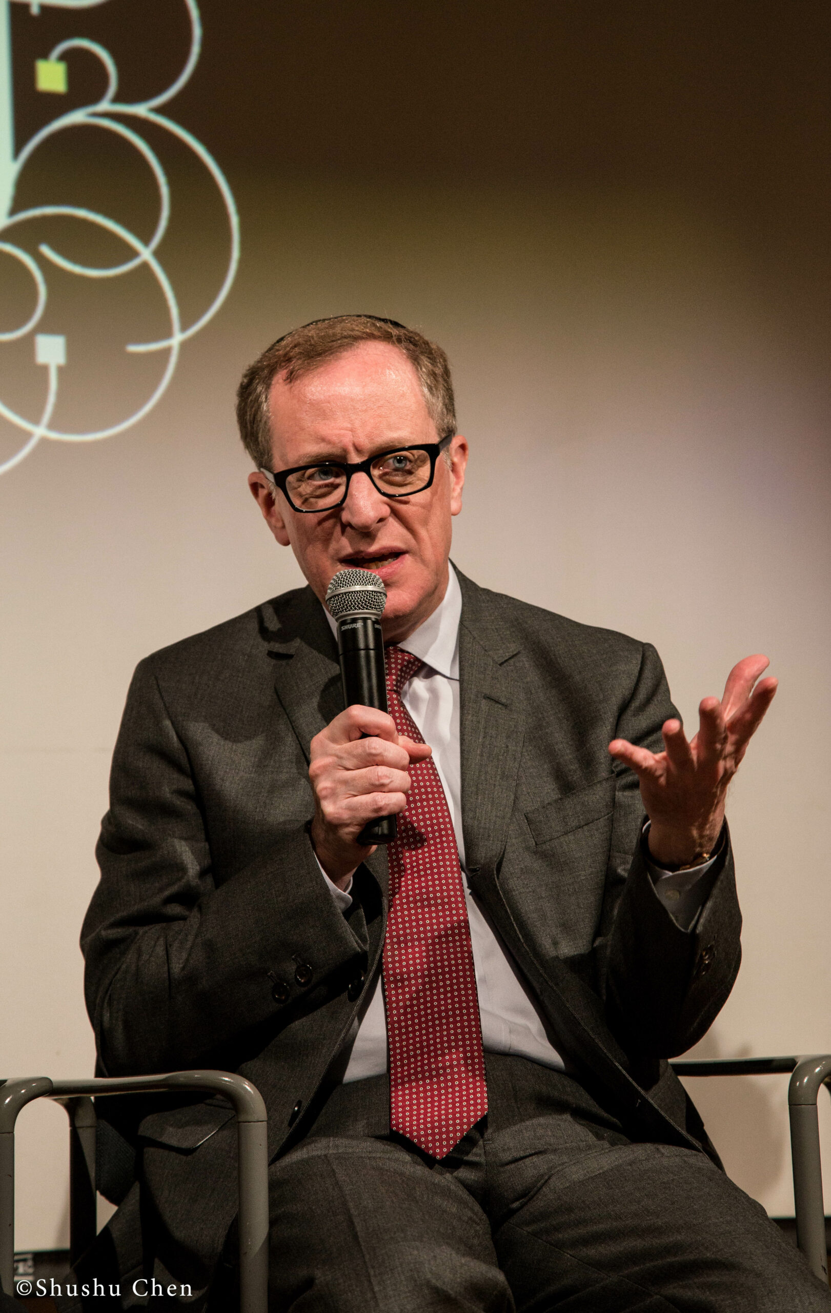 speaker-talking-from-panel-the-babylonian-talmud-translation-project-at-casa-italiana
