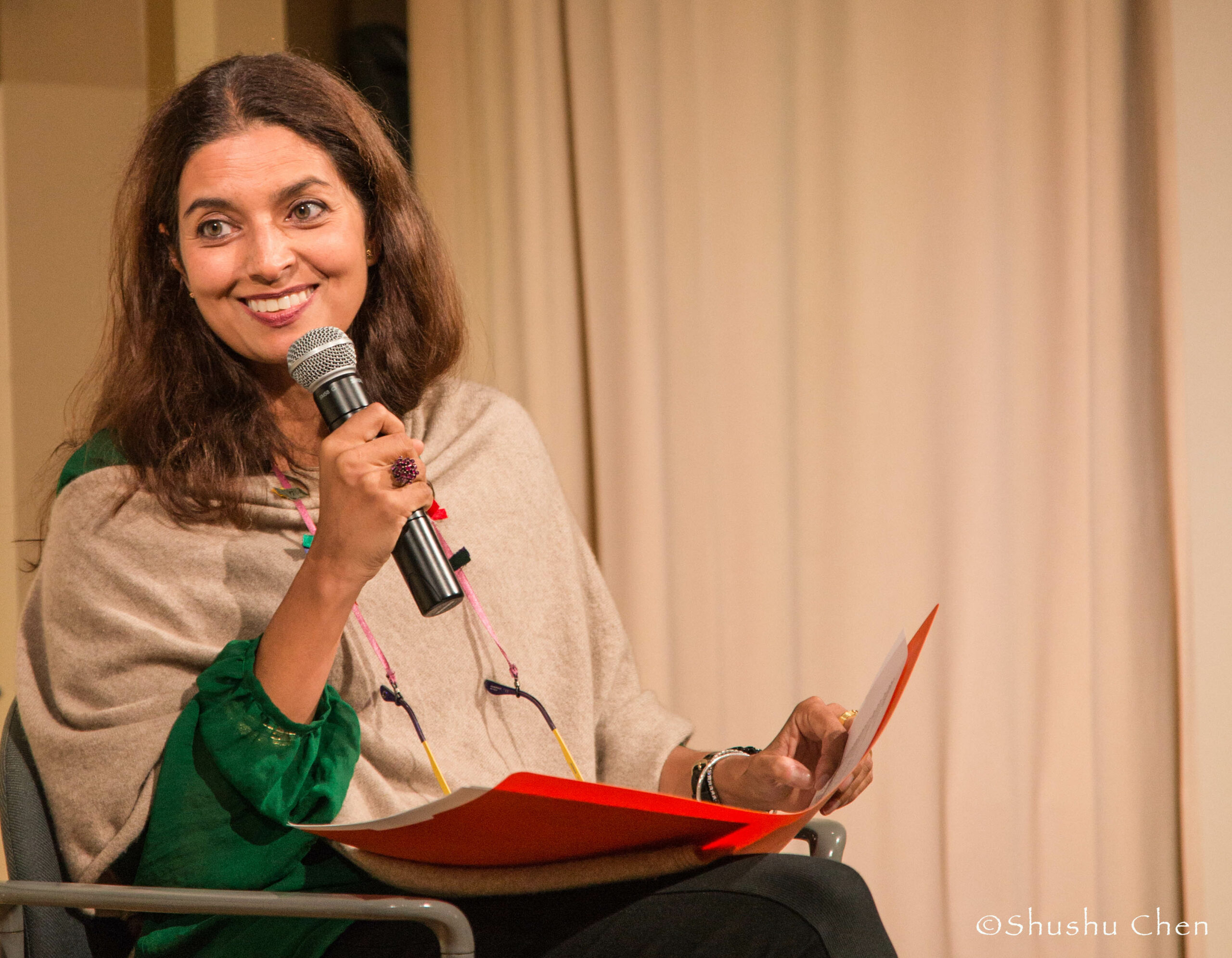 speaker-smiling-from-book-presentation-le-notti-blu-at-casa-italiana