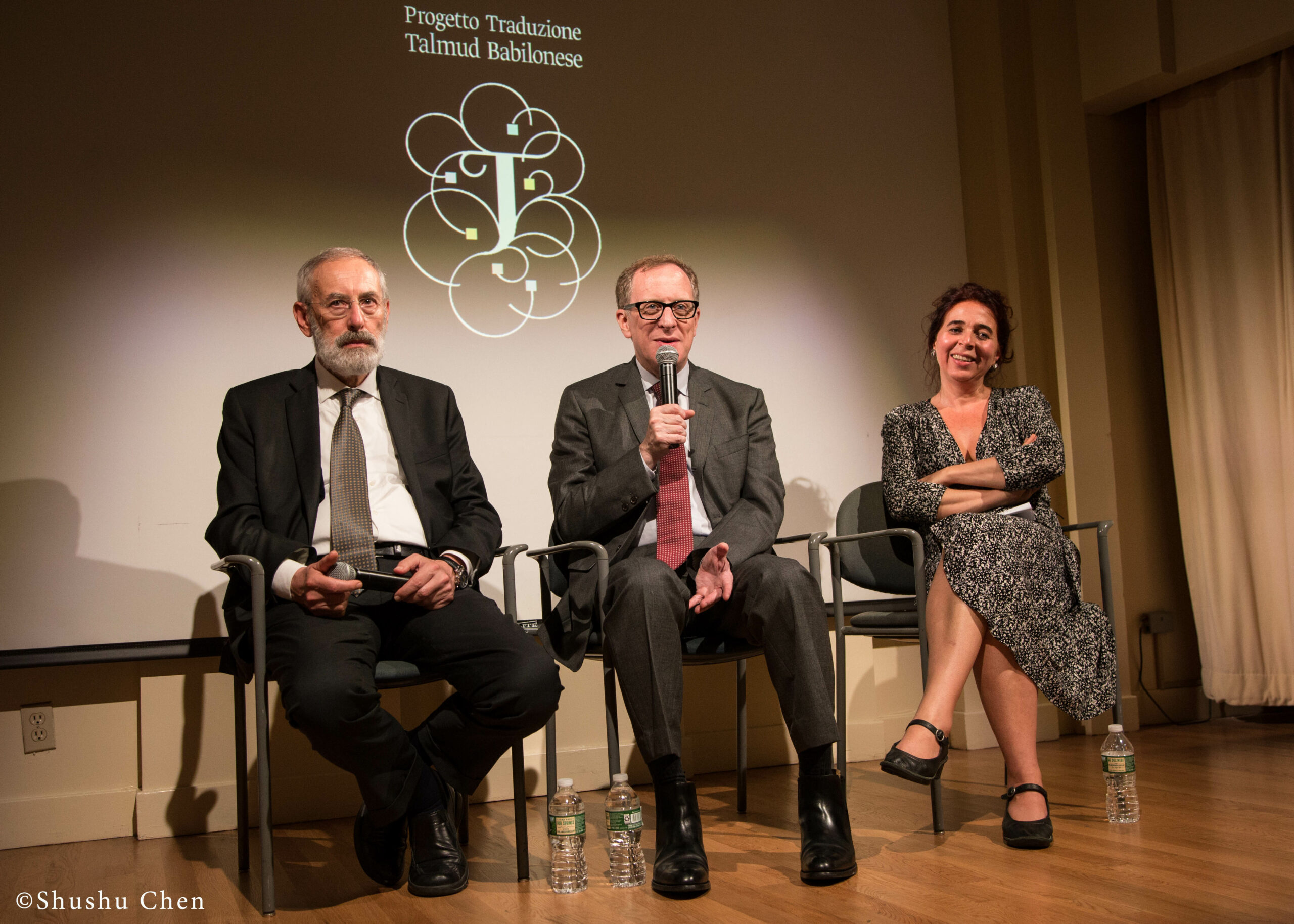 speaker-talking-from-panel-the-babylonian-talmud-translation-project-at-casa-italiana