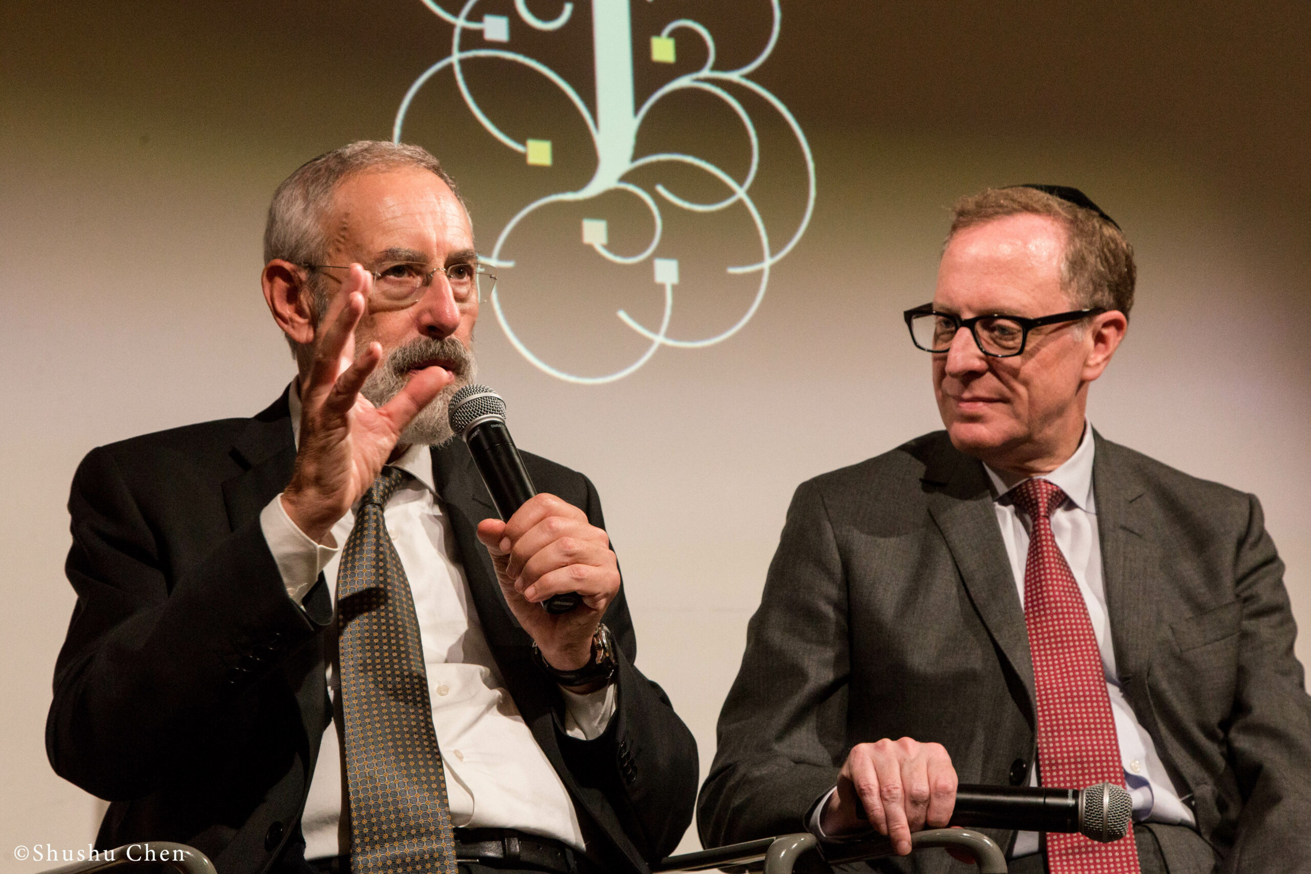 speaker-talking-from-panel-the-babylonian-talmud-translation-project-at-casa-italiana