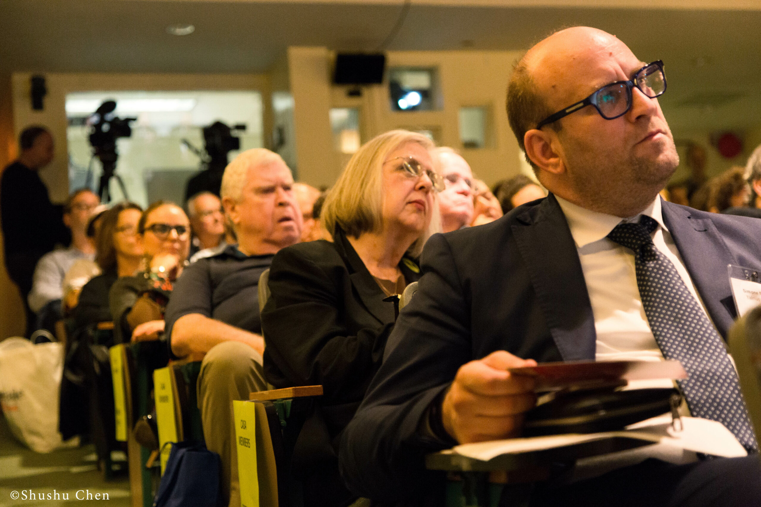 spectators-from-panel-the-babylonian-talmud-translation-project-at-casa-italiana