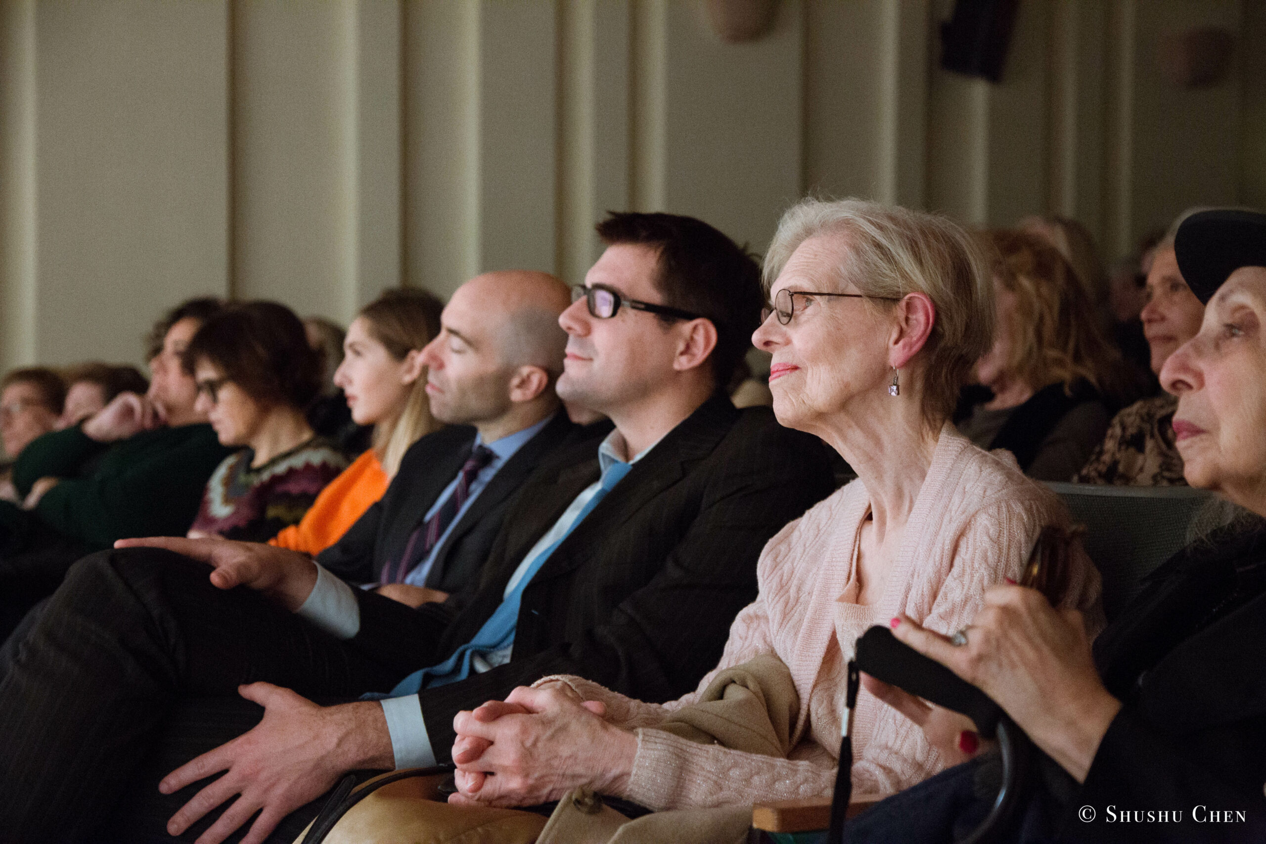 spectators-smiling-from-adventures-in-italian-opera-joseph-calleja-at-casa-italiana