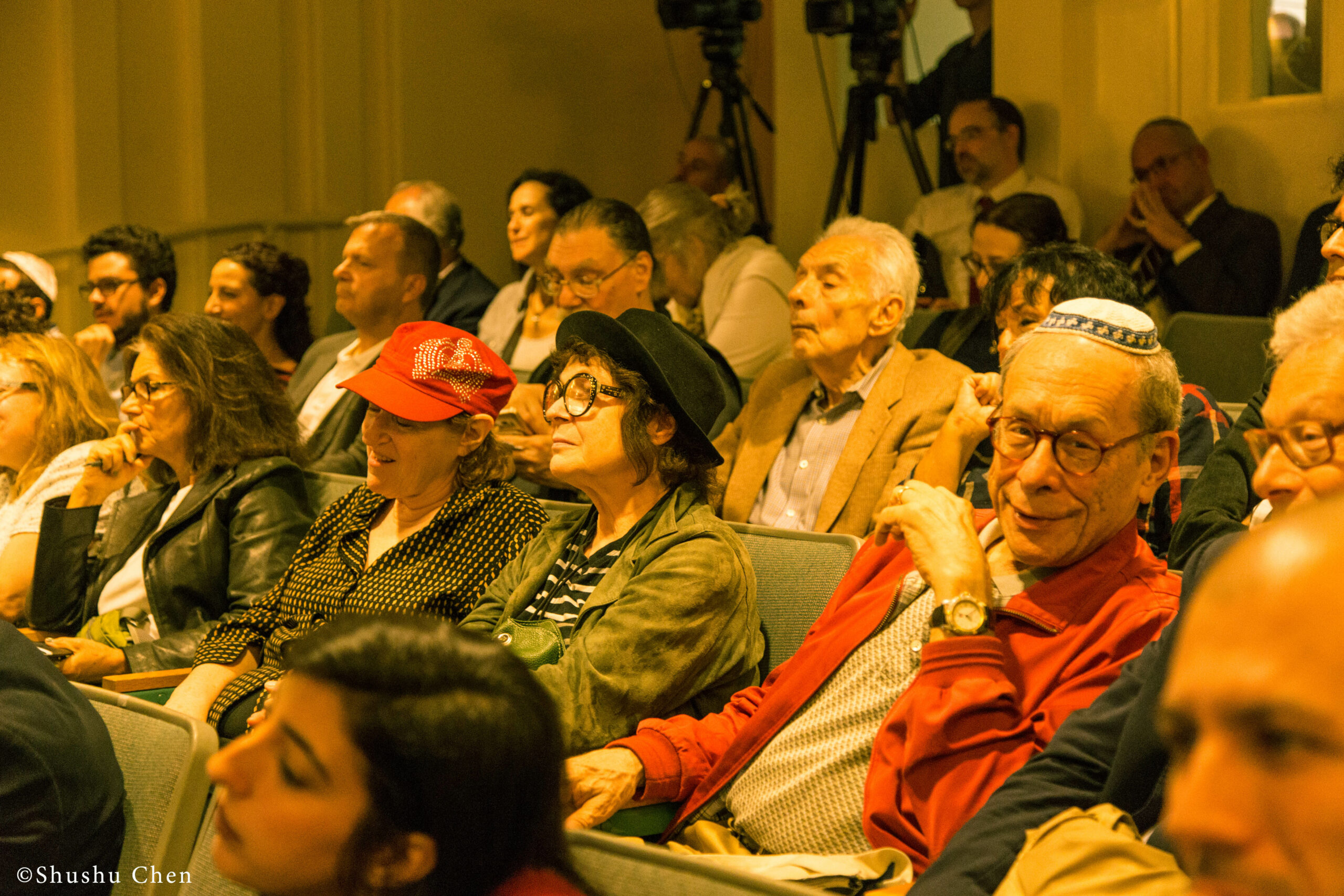 spectators-from-panel-the-babylonian-talmud-translation-project-at-casa-italiana