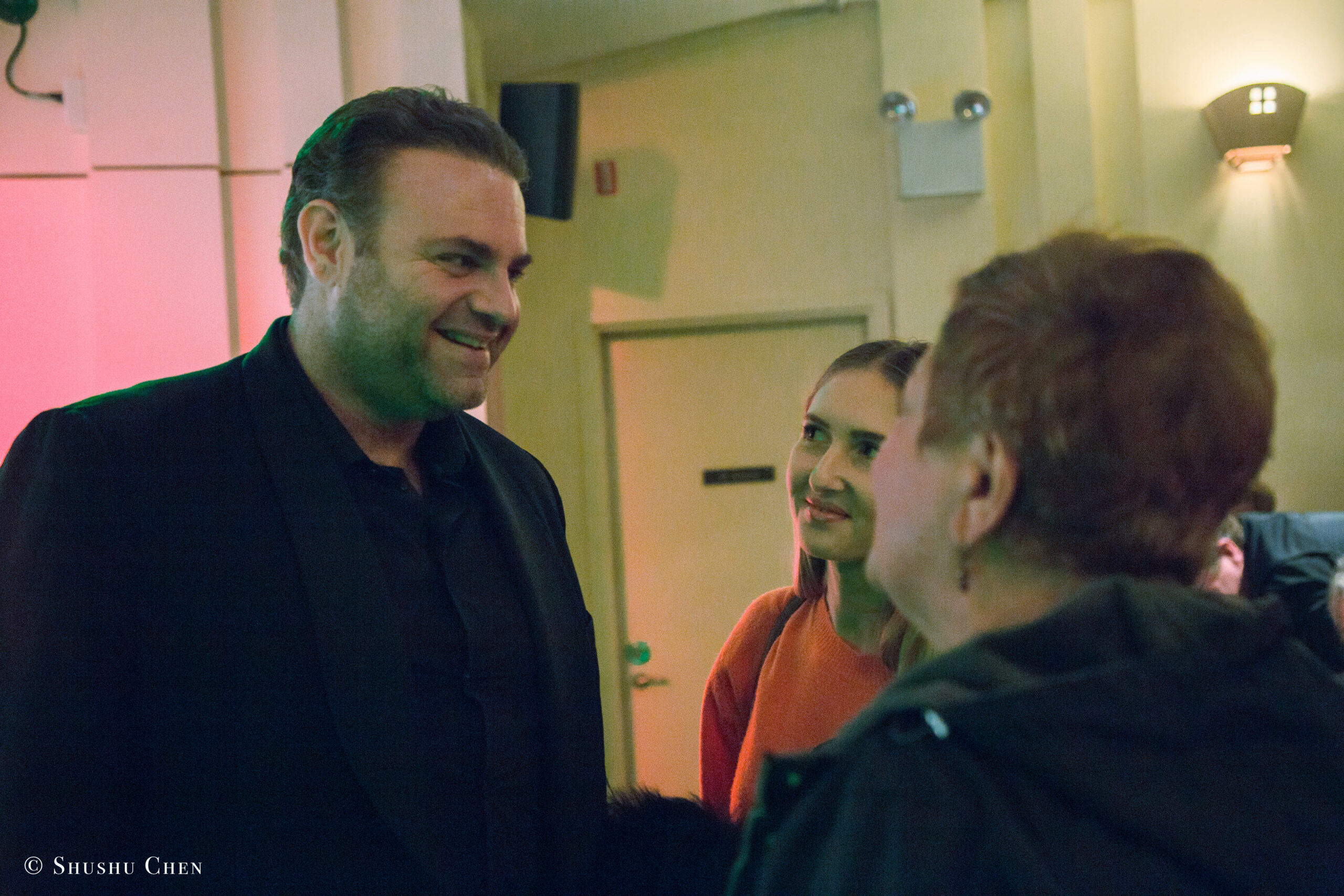 speaker-interacting-with-guests-from-adventures-in-italian-opera-joseph-calleja-at-casa-italiana