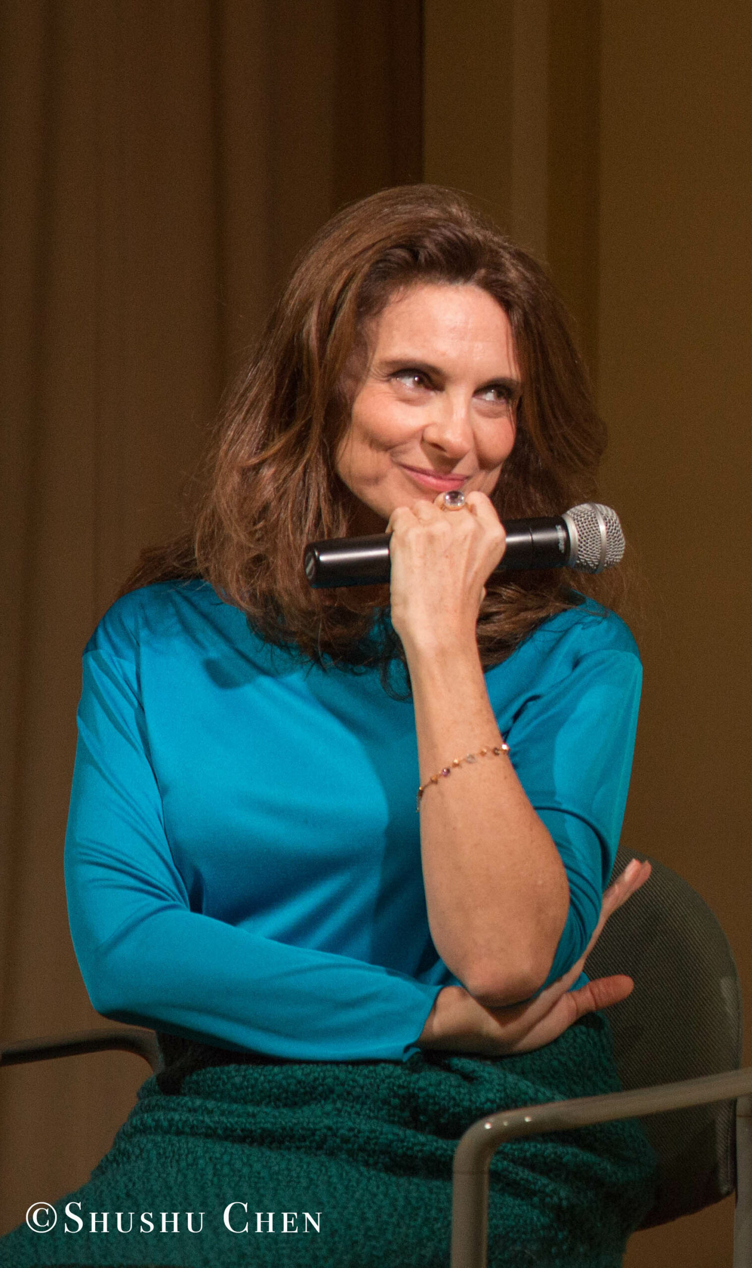 speaker-talking-from-presentation-richard-gere-reads-italo-calvino-at-casa-italiana