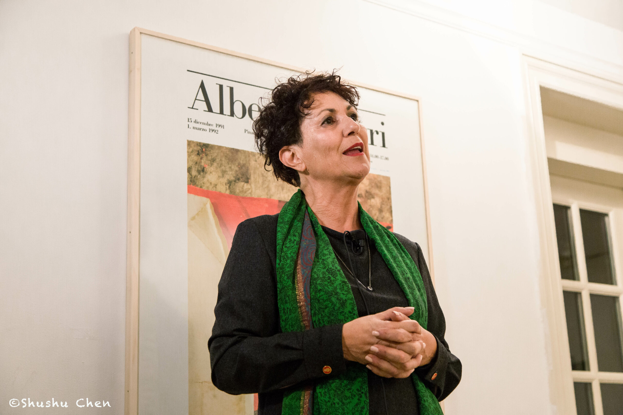 artist-talking-from-exhibition-opening-burri-posters-at-casa-italiana