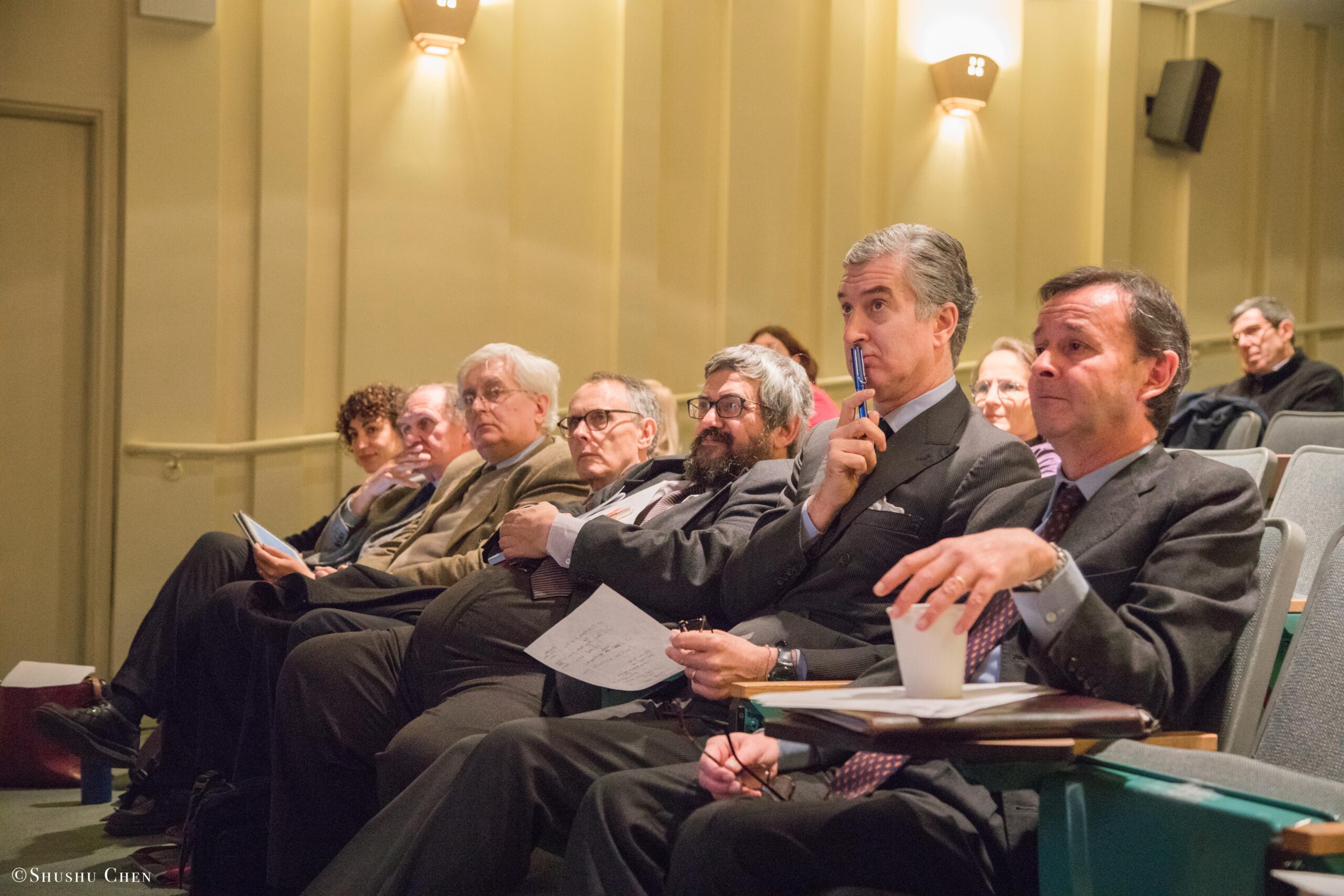 speakers-seated-from-seminar-global-interdependence-and-the-crisis-of-democracy-at-casa-italiana
