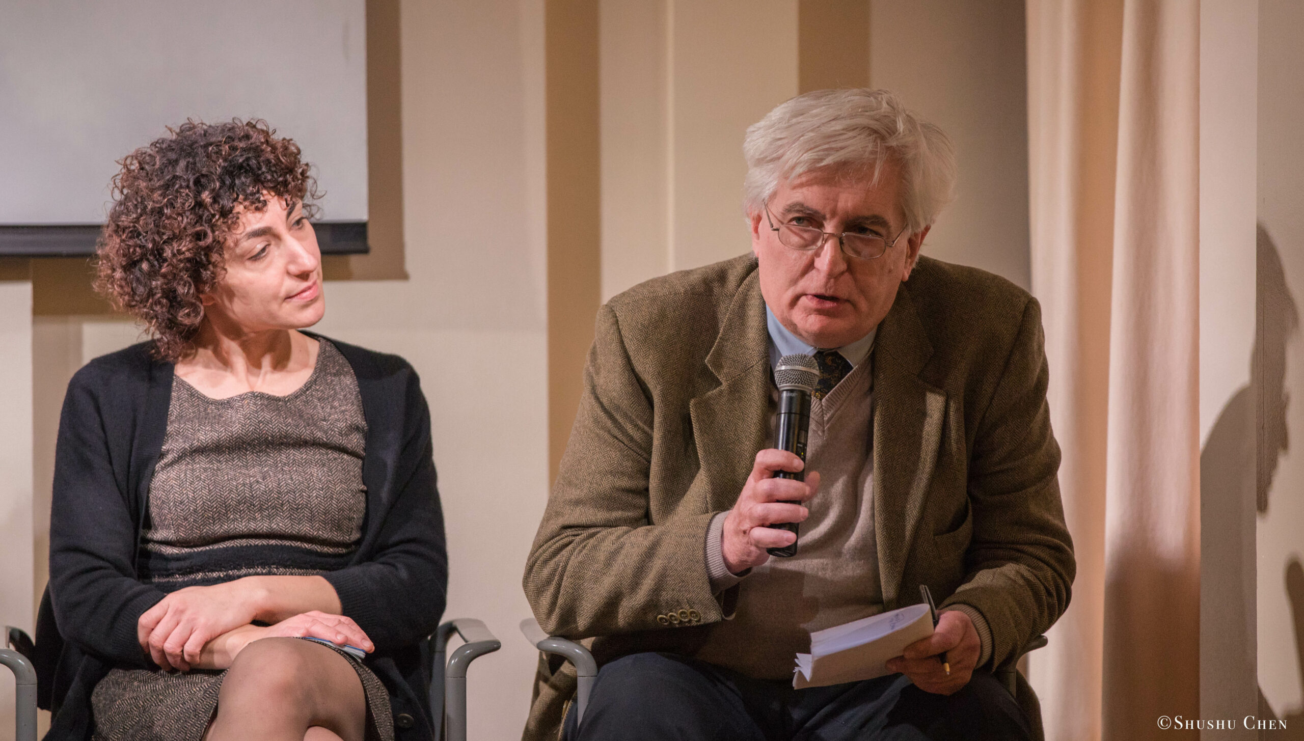 speaker-talking-from-seminar-global-interdependence-and-the-crisis-of-democracy-at-casa-italiana