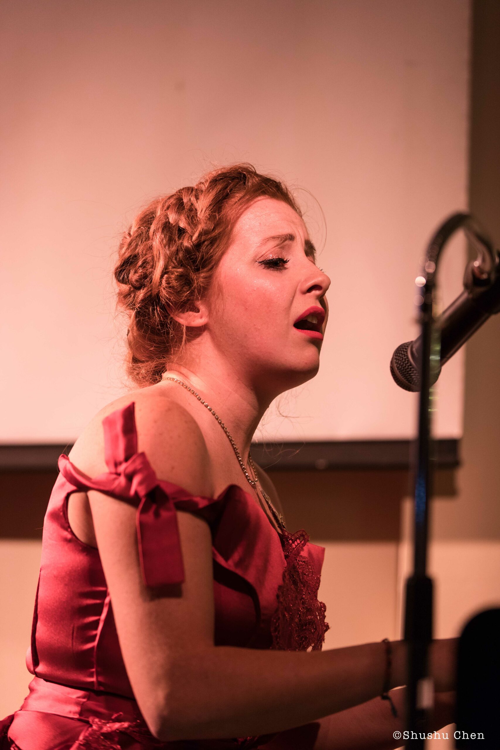 artist-performing-from-concert-in-the-musical-wonderland-of-alessandra-at-casa-italiana