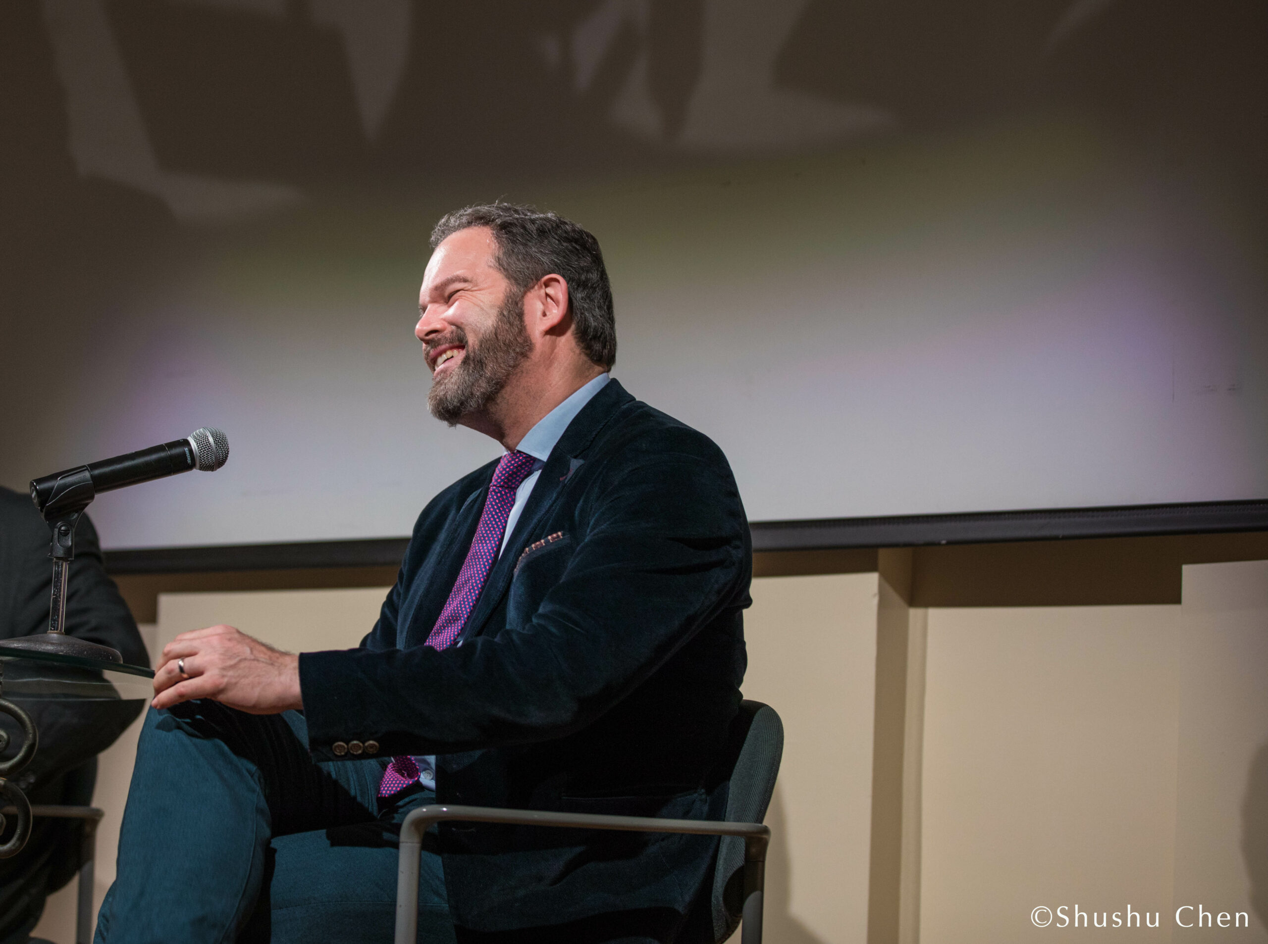 speaker-smiling-from-adventures-in-italian-opera-gerald-finley-at-casa-italiana
