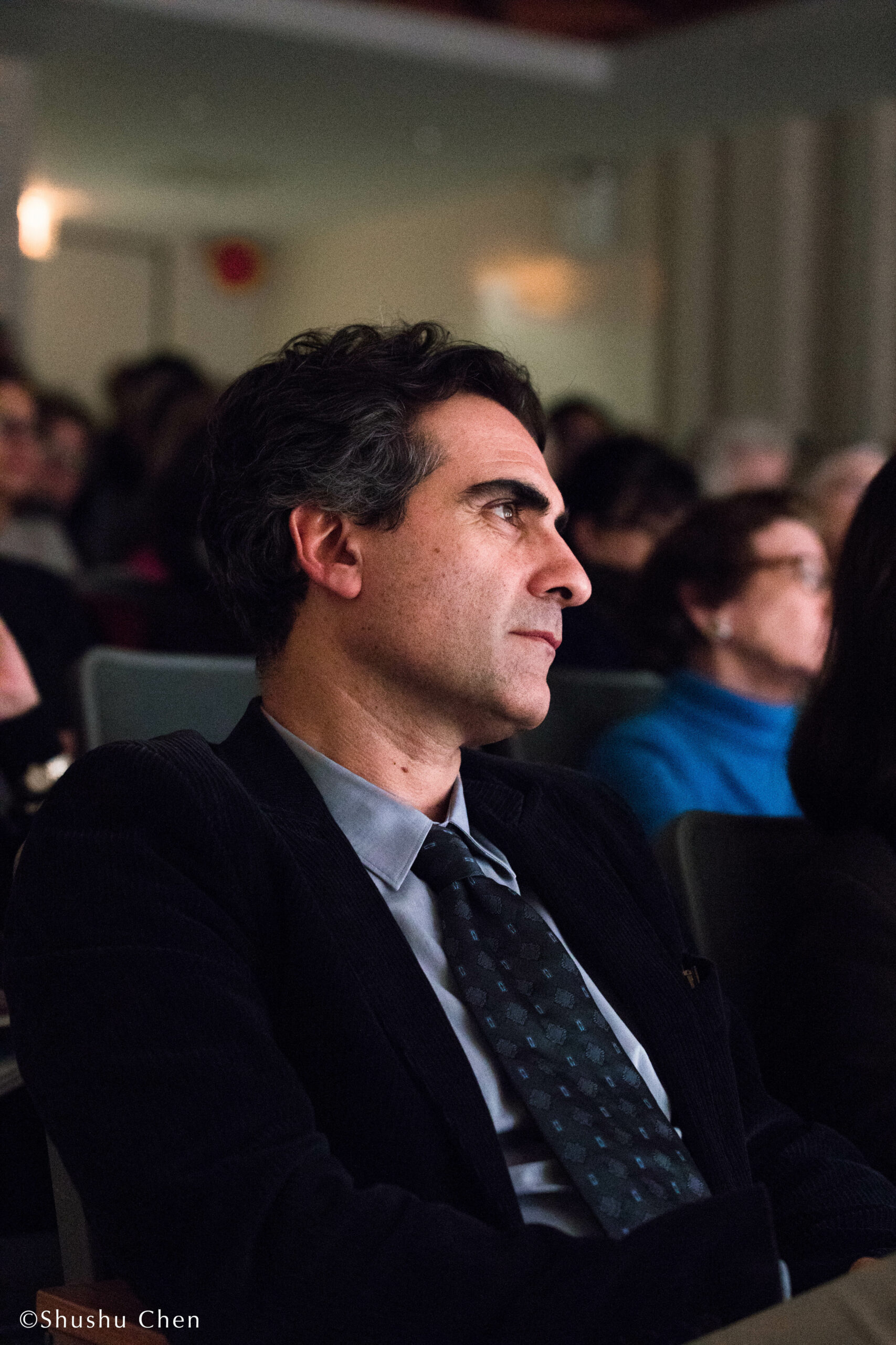 spectators-from-adventures-in-italian-opera-gerald-finley-at-casa-italiana