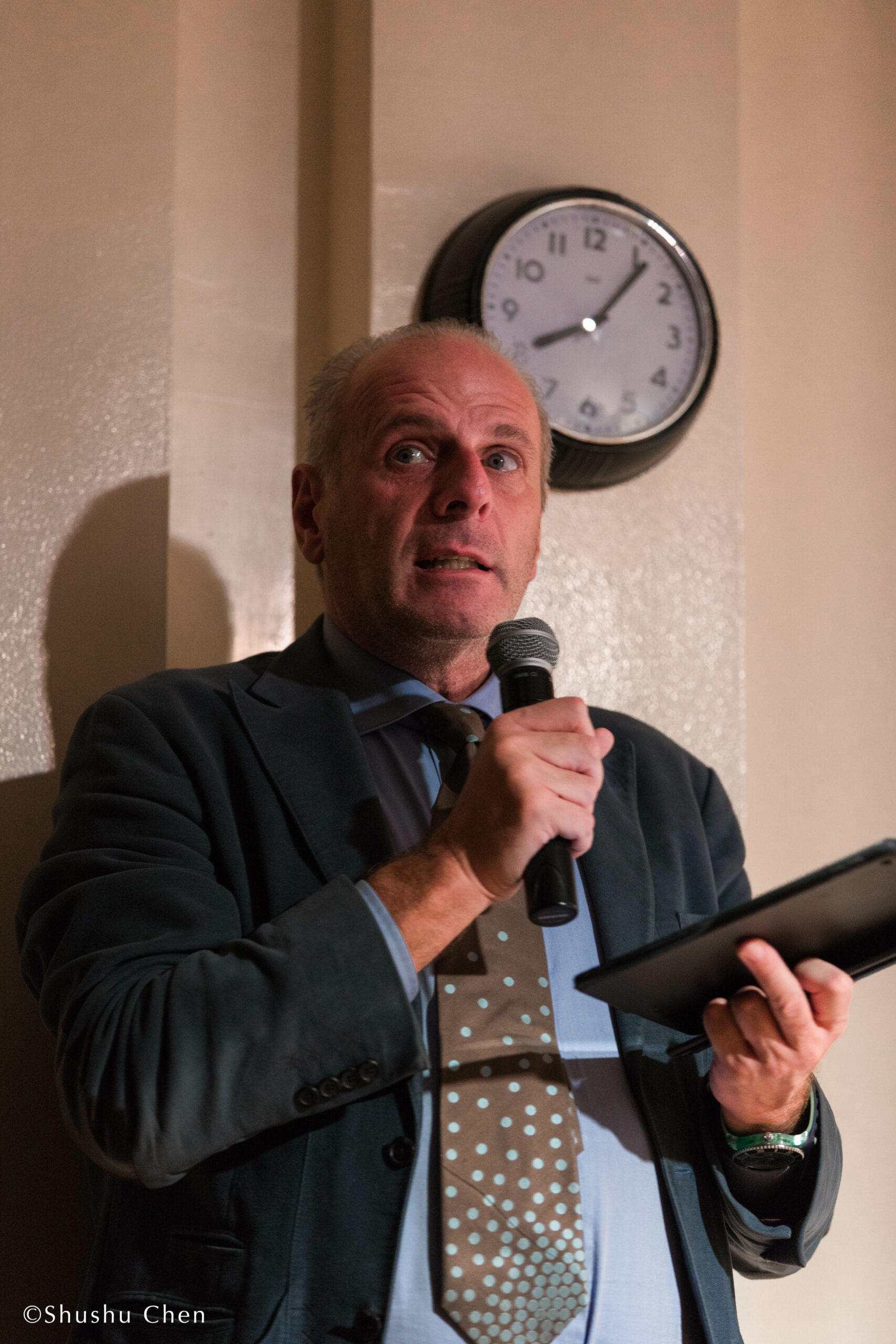 stefano-talking-from-adventures-in-italian-opera-gerald-finley-at-casa-italiana