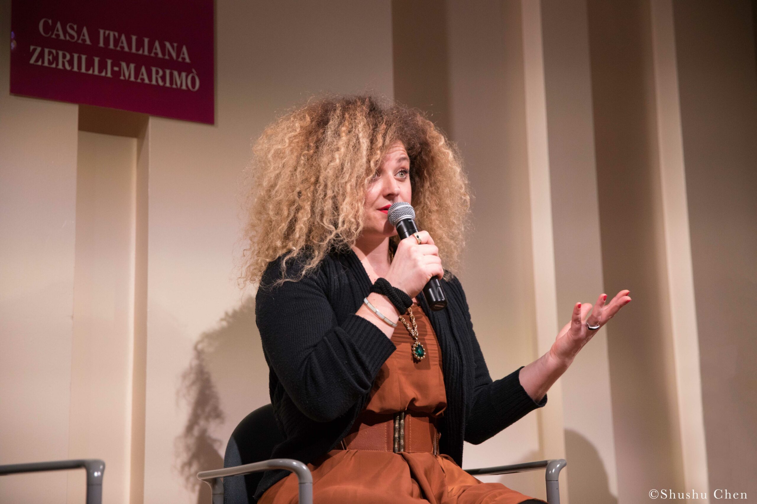 artist-talking-from-screening-pagani-and-dance-presentation-by-alessandra-belloni-and-i-giullari-di-piazza-at-casa-italiana