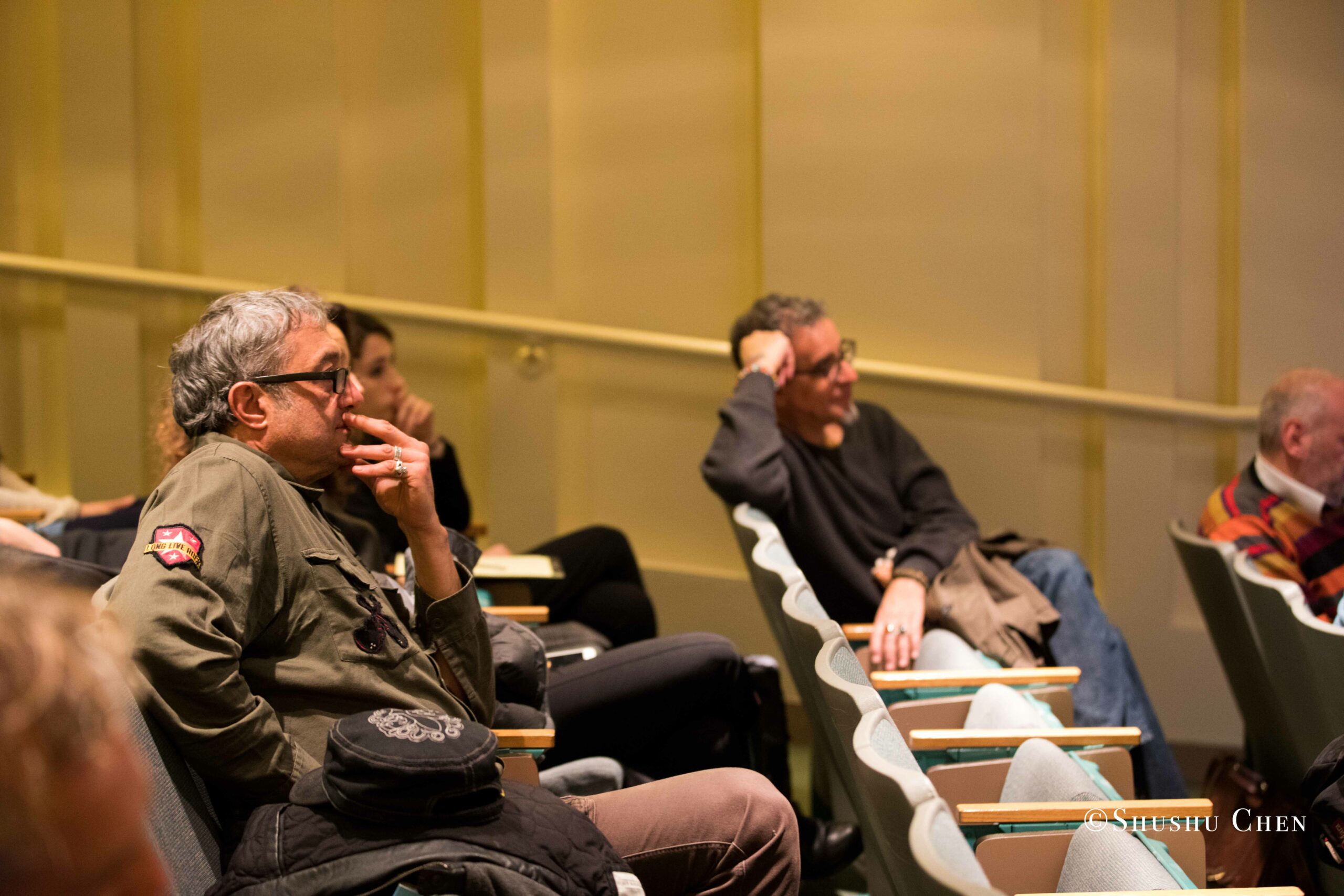 spectators-from-book-presentation-and-performance-vivo-per-questo-at-casa-italiana