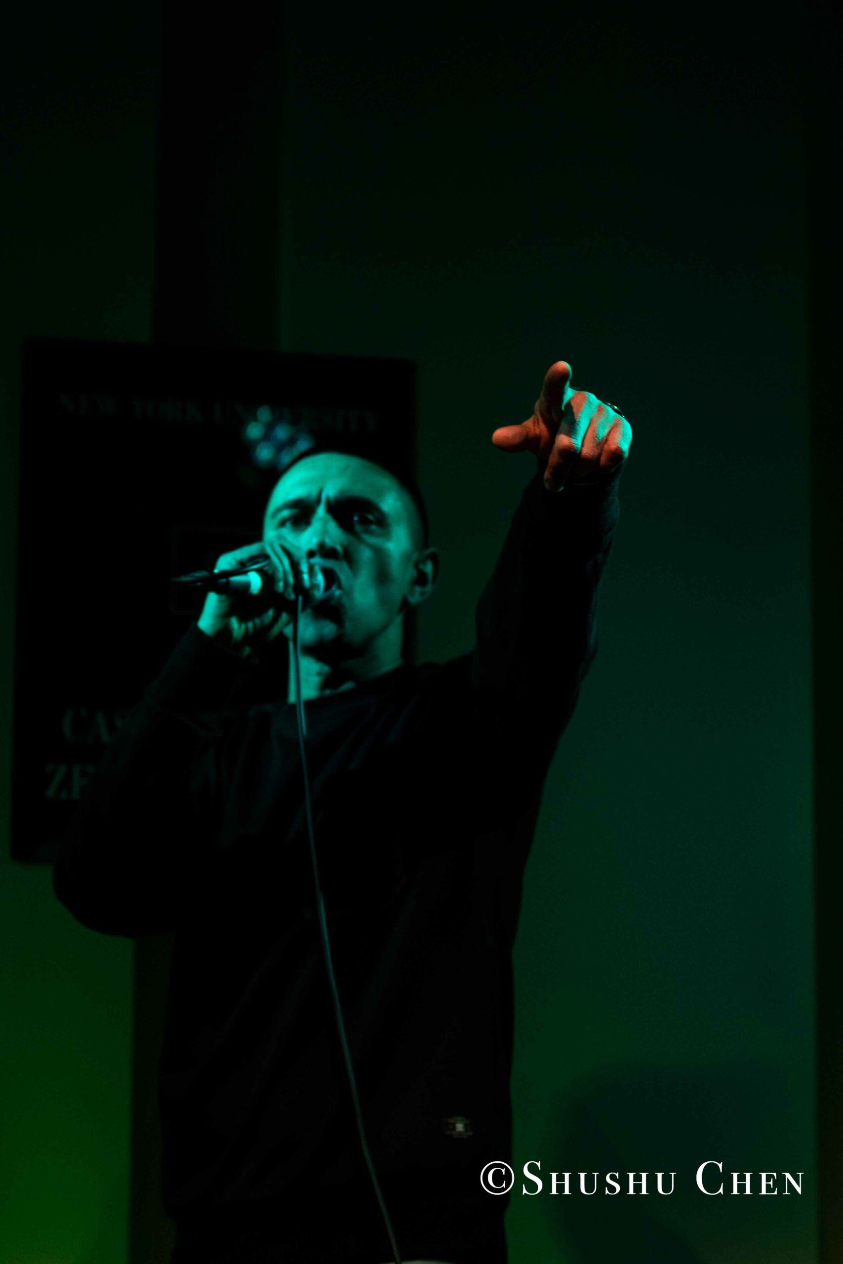 singer-performing-from-book-presentation-and-performance-vivo-per-questo-at-casa-italiana