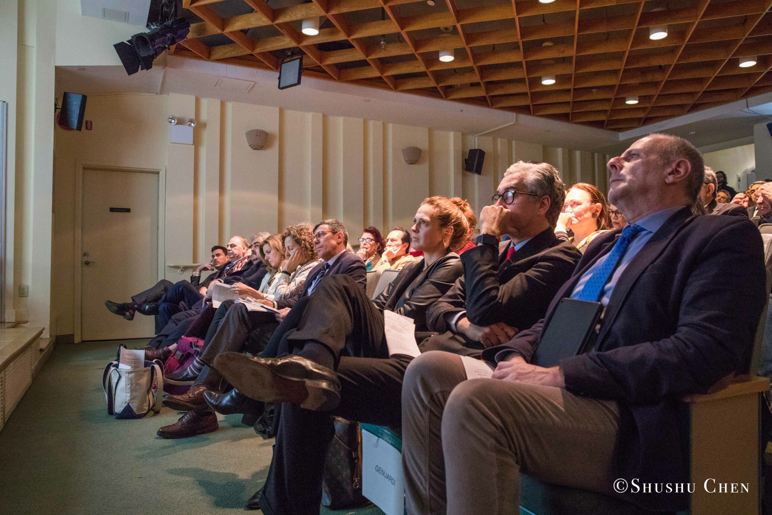 audience-members-of-diverse-ages-attentively-watching-a-presentation-from-Italian-table-talks-at-casa-italiana