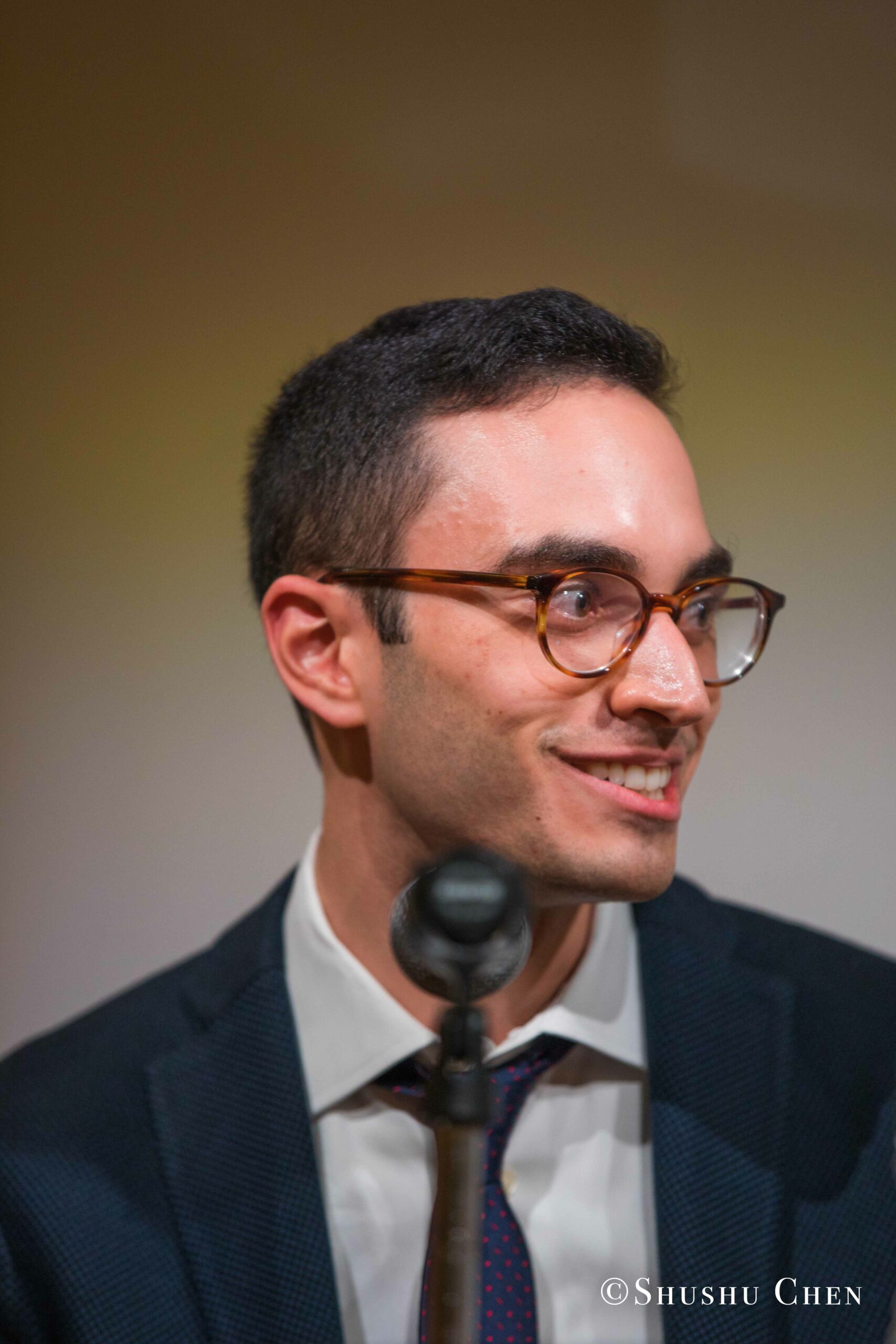 author-talking-from-book-presentation-grandangolo-at-casa-italiana