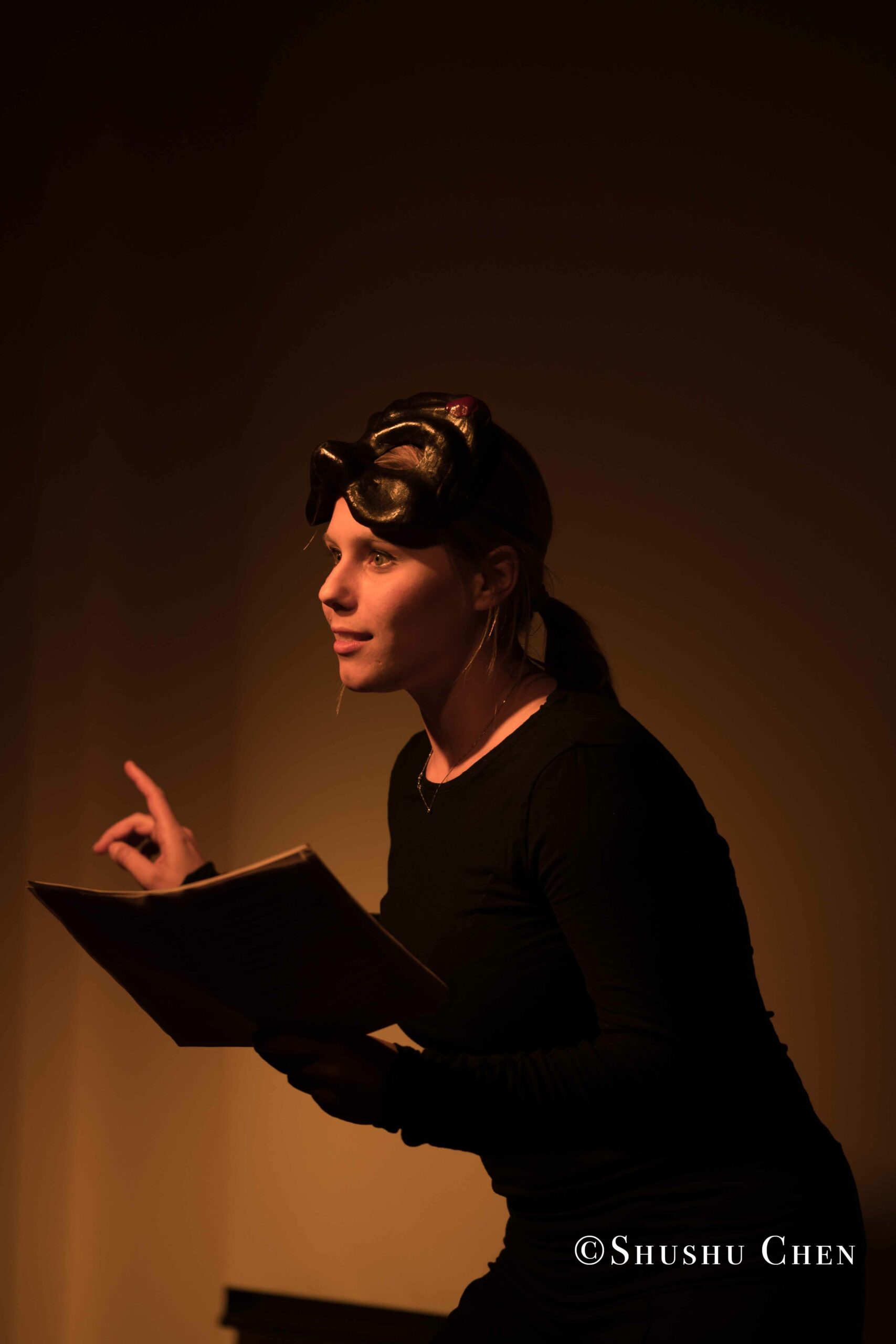 artist-performing-from-on-the-italian-stage-comedy-at-casa-italiana