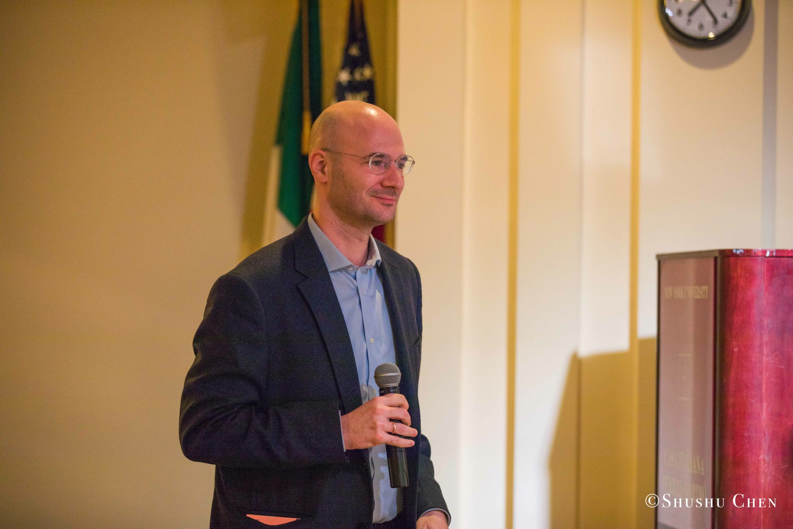 man-smiling-from-book-presentation-grandangolo-at-casa-italiana