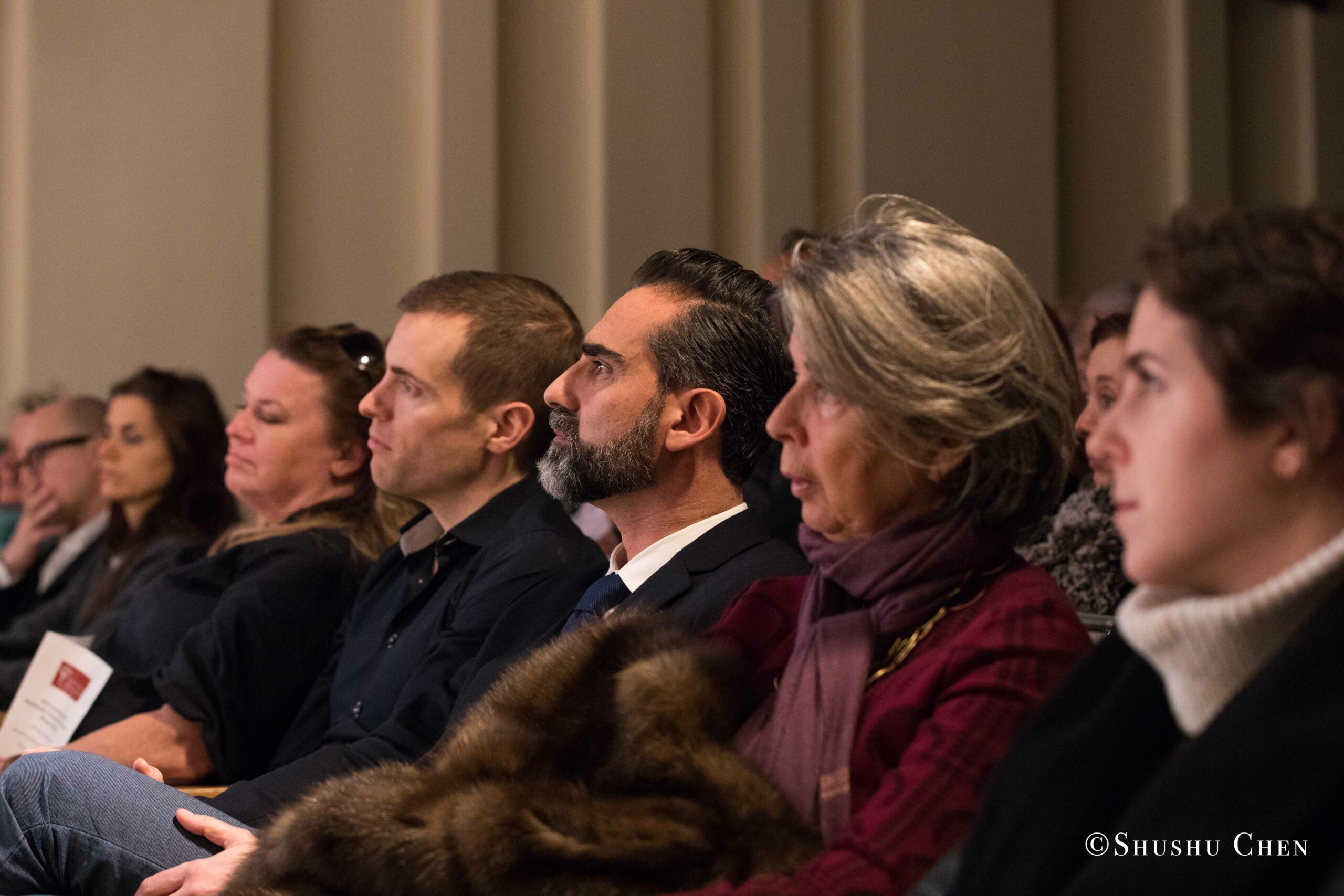 spectators-from-concert-an-evening-with-piano-music-of-roberto-scarcella-perino-at-casa-italiana