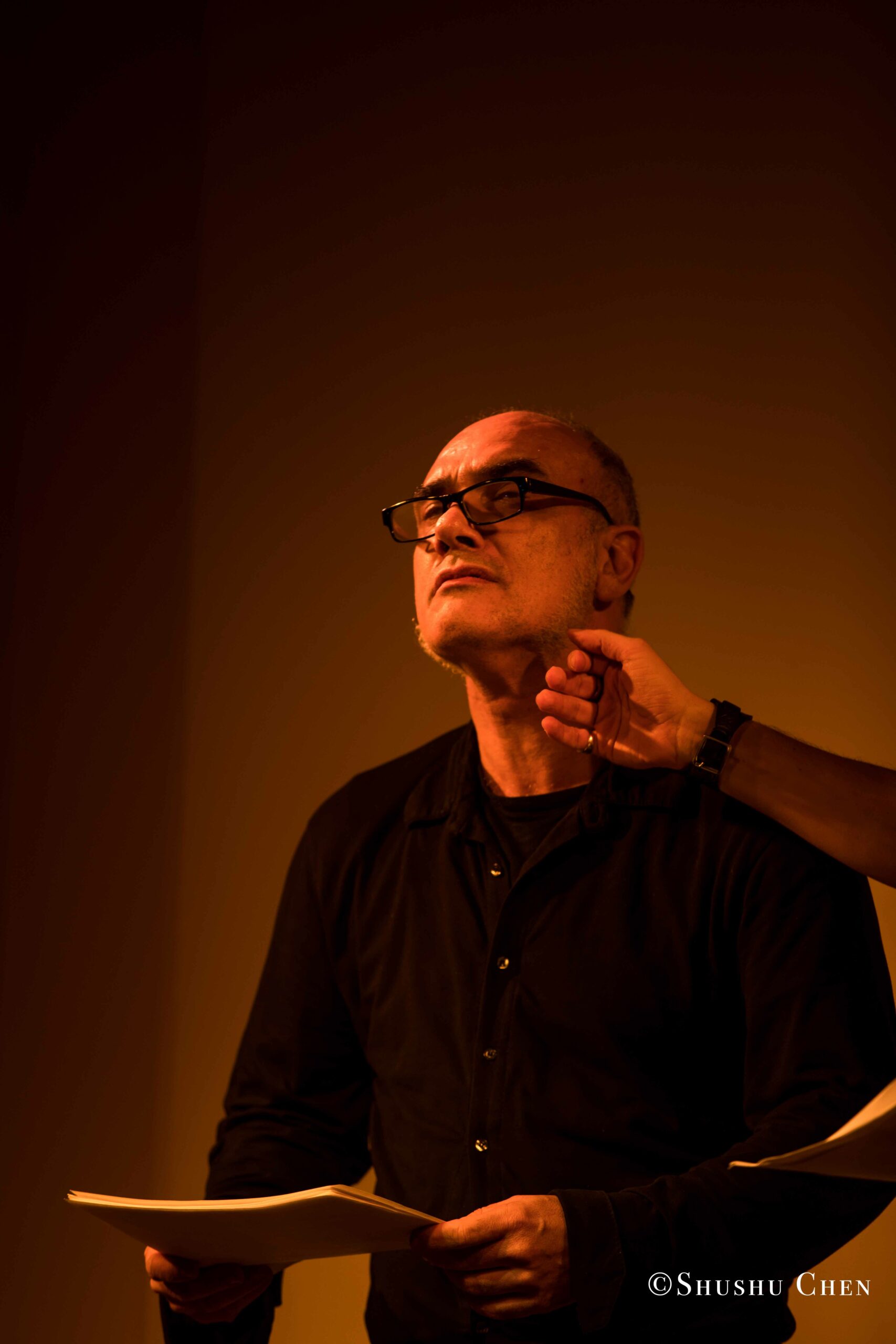 artist-performing-from-on-the-italian-stage-comedy-at-casa-italiana