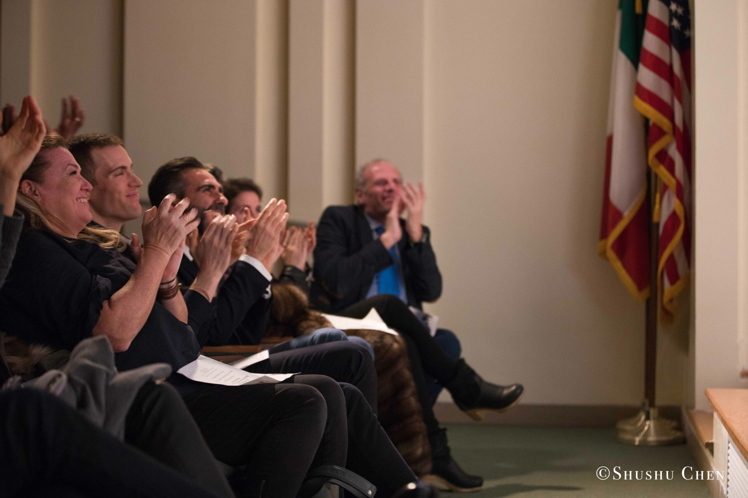 spectators-clapping-from-concert-an-evening-with-piano-music-of-roberto-scarcella-perino-at-casa-italiana