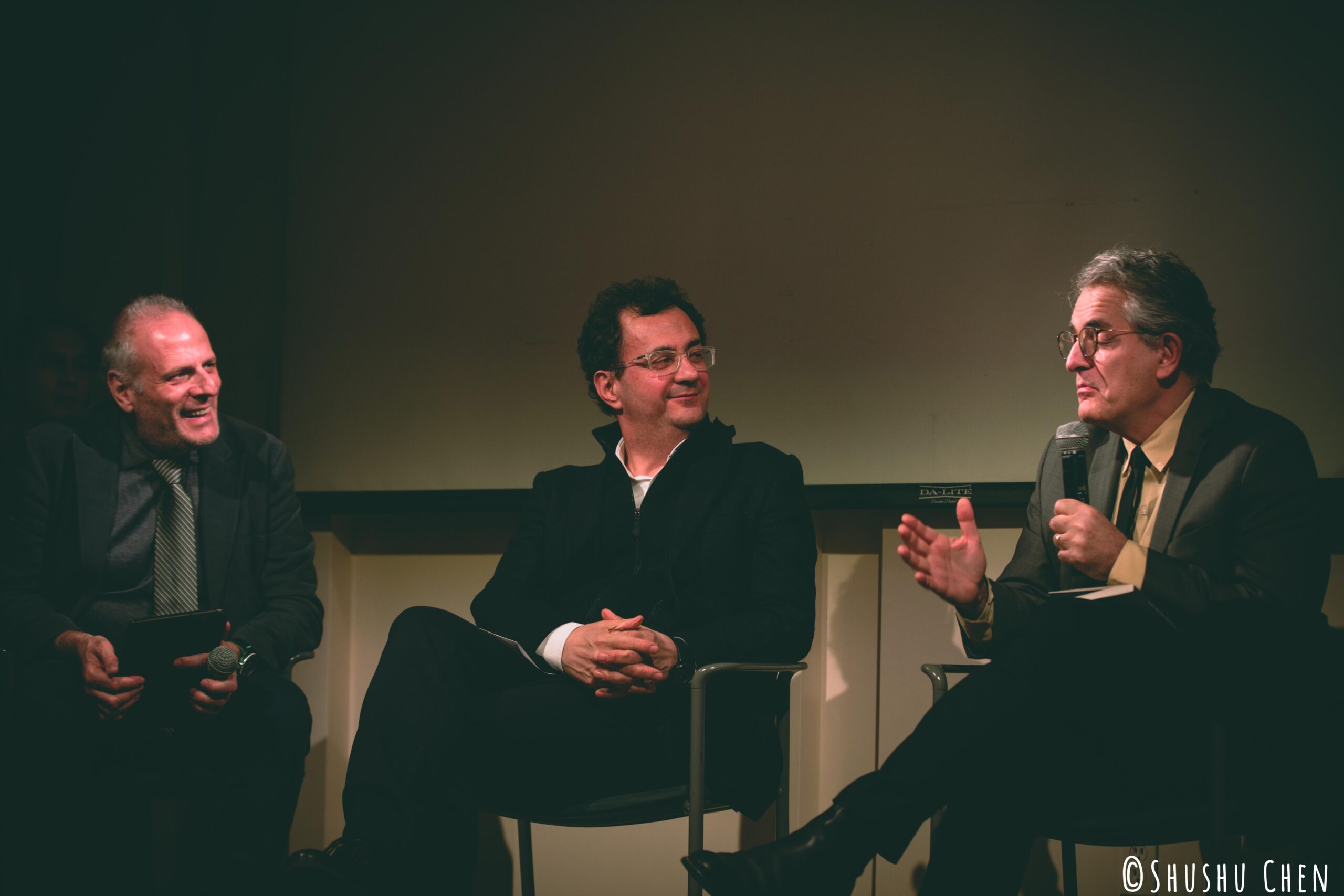 stefano-smiling-and-speaker-talking-from-panel-discussion-giornali-locali-in-un-mondo-globale-at-casa-italiana