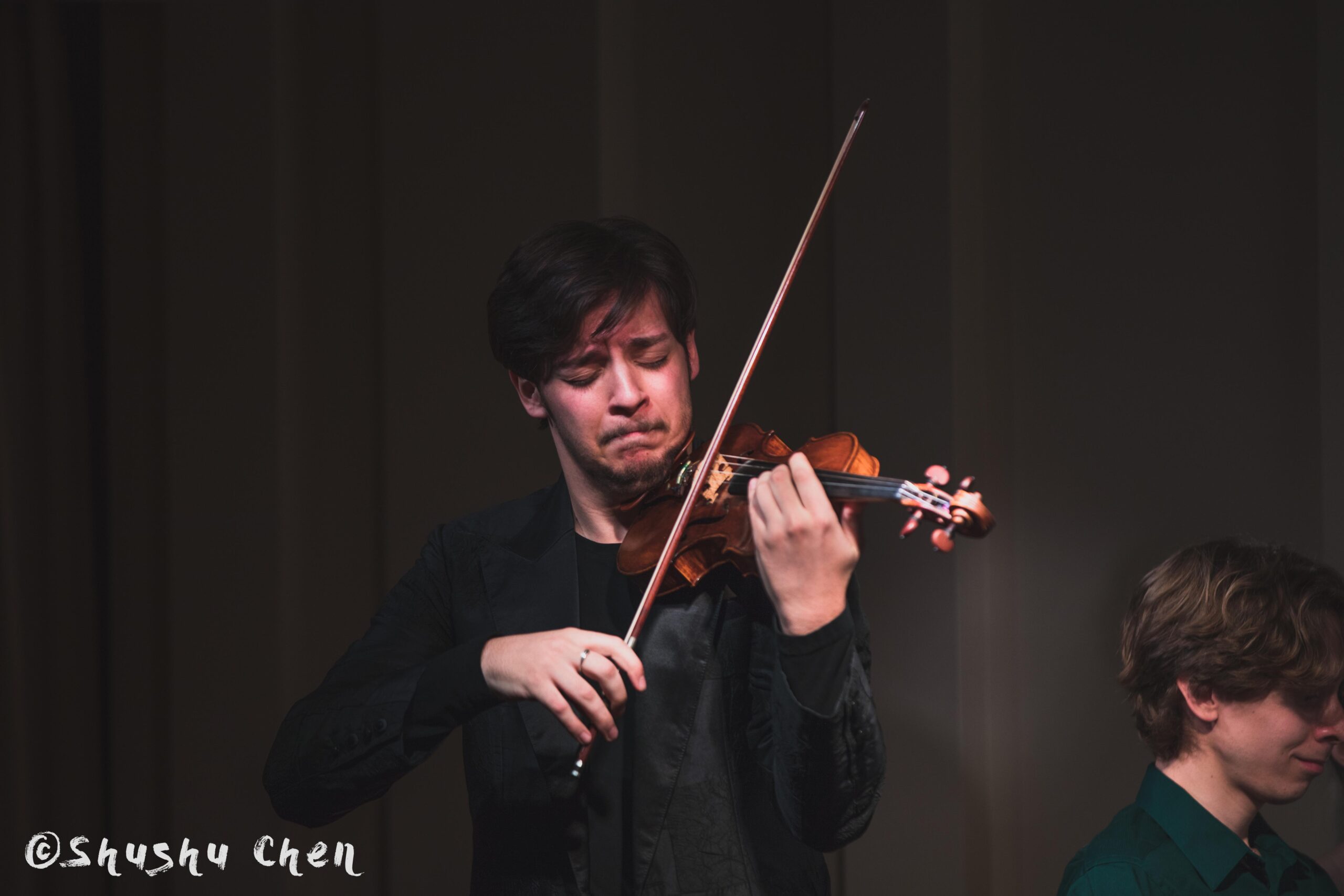 musician-playing-violin-from-concert-andrea-obiso-violin-recital-at-casa-italiana