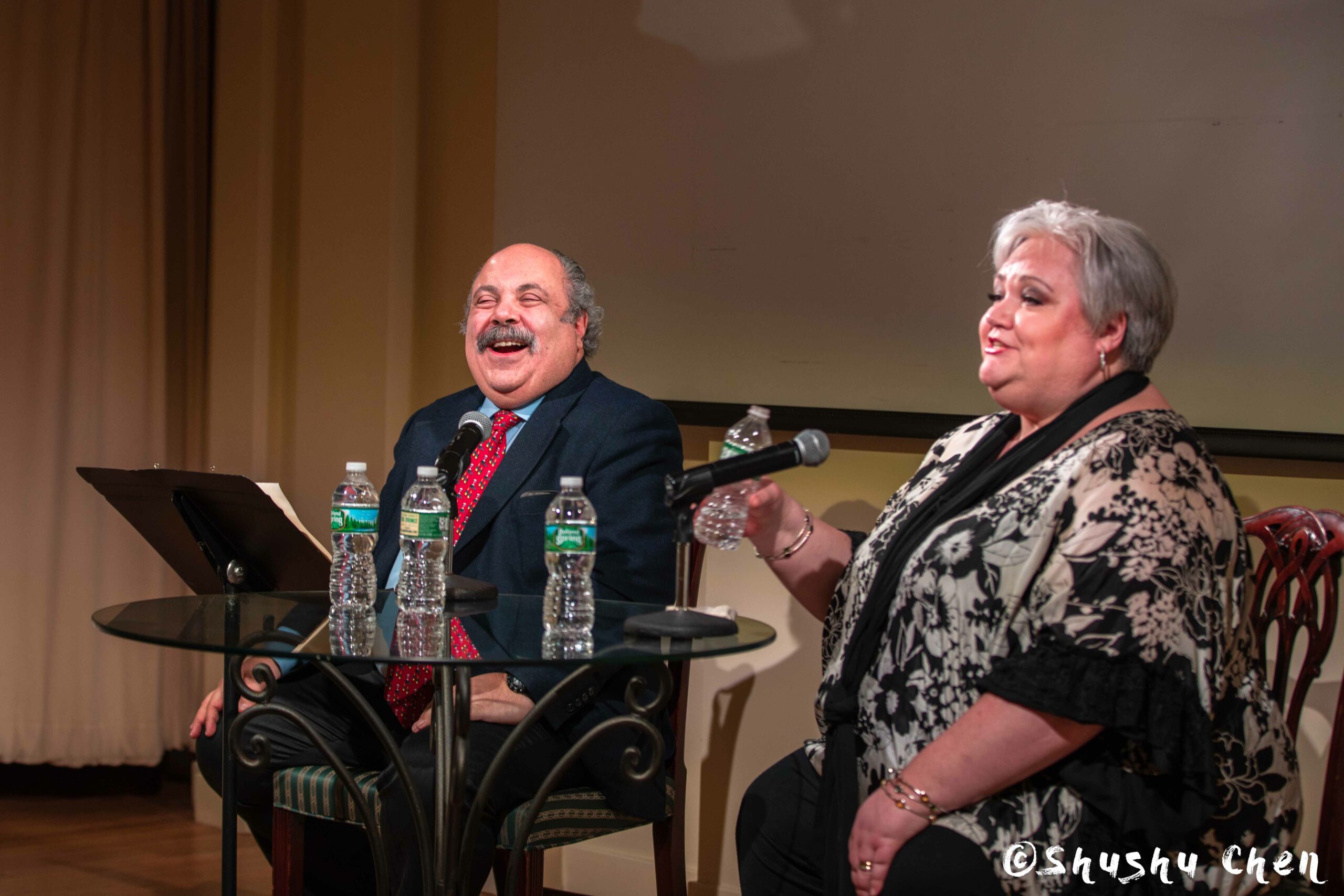 speaker-talking-from-adventures-in-italian-opera-stephanie-blythe-at-casa-italiana