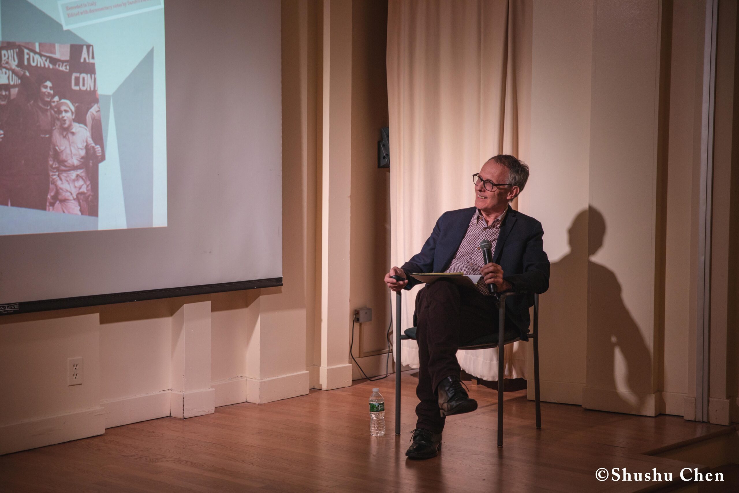 speaker-talking-from-reflections-on-oral-history-working-lives-and-popular-cultures-at-casa-italiana