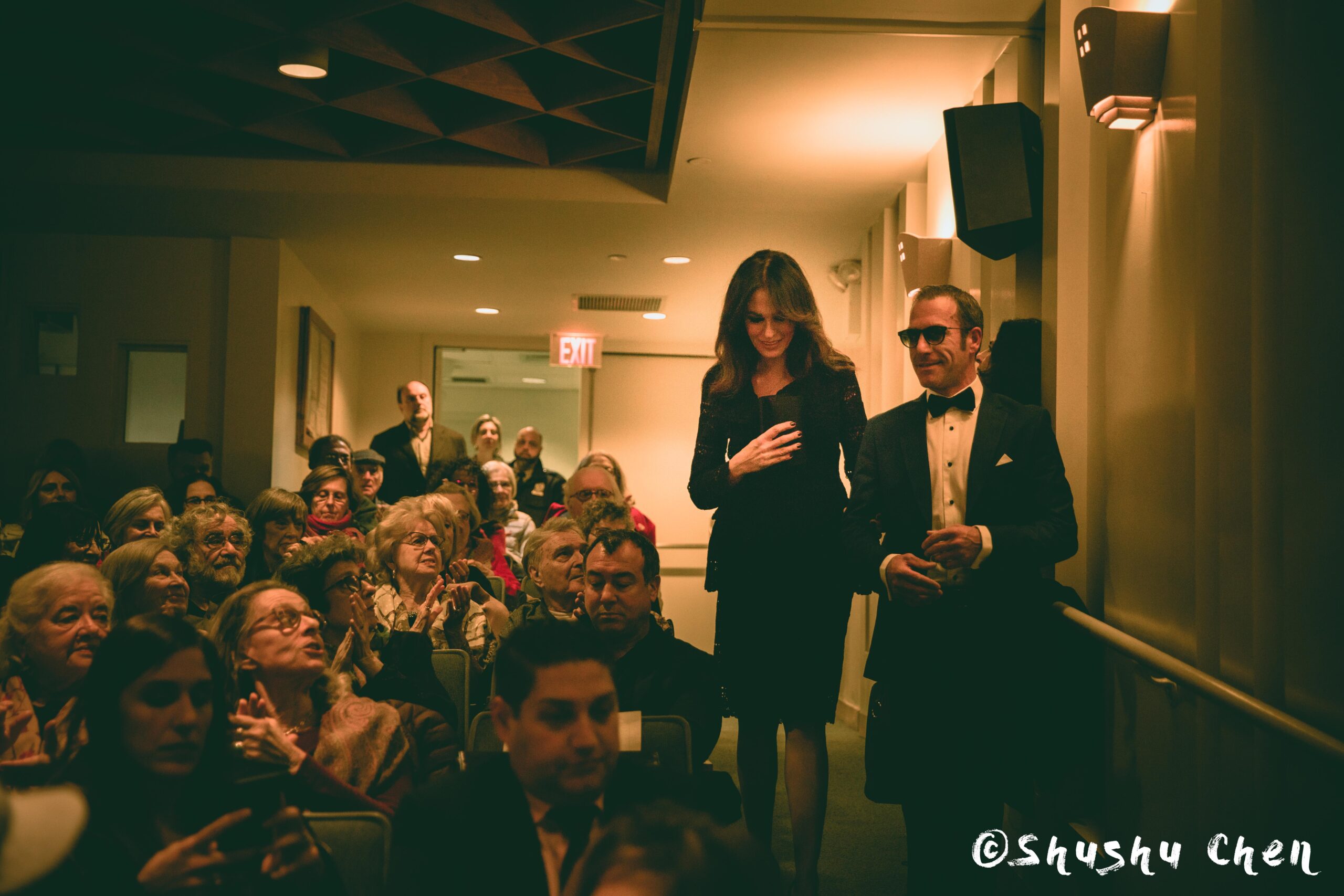 speaker-arriving-and-spectators-from-us-premiere-screening-i-siciliani-at-casa-italiana