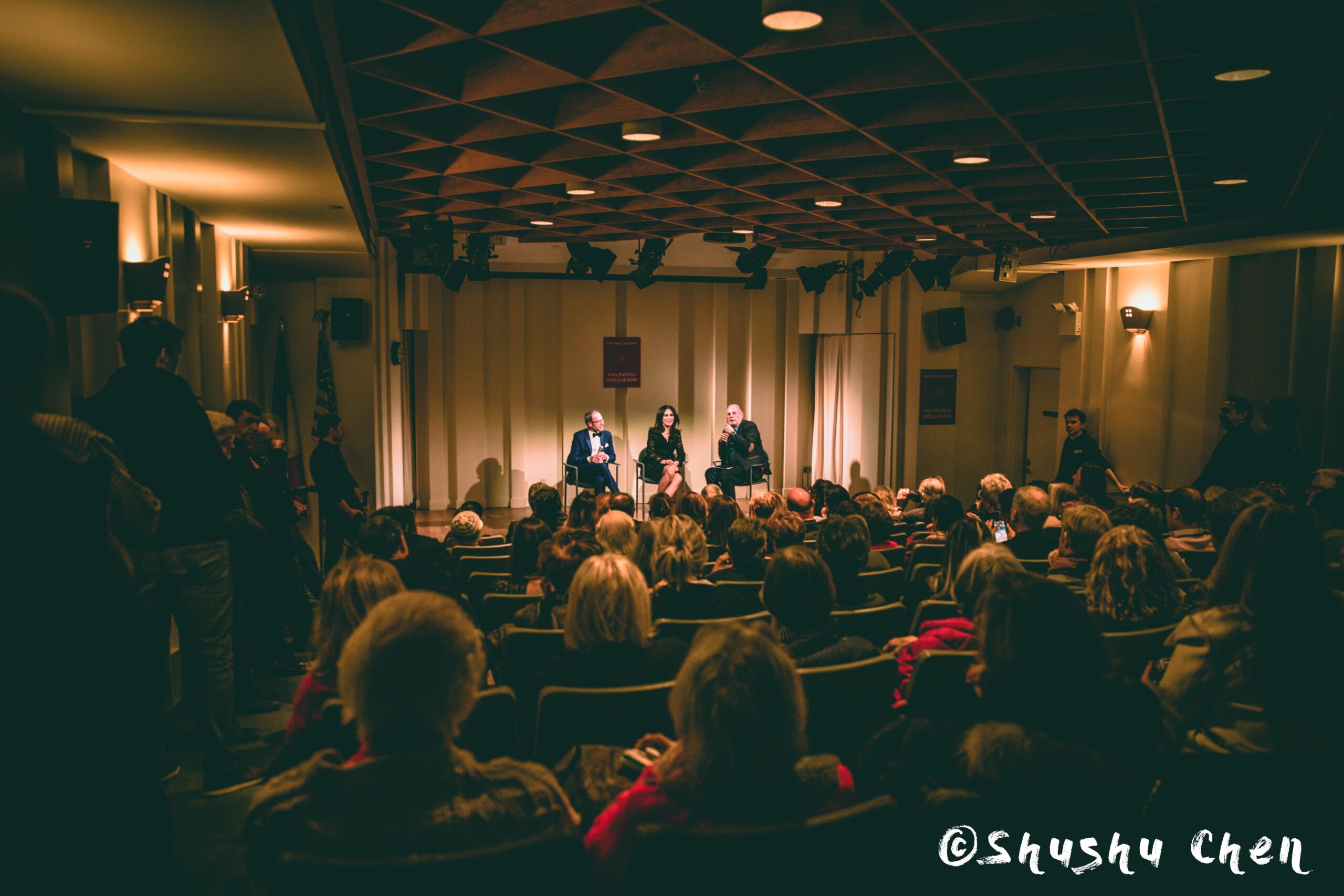 spectators-from-us-premiere-screening-i-siciliani-at-casa-italiana