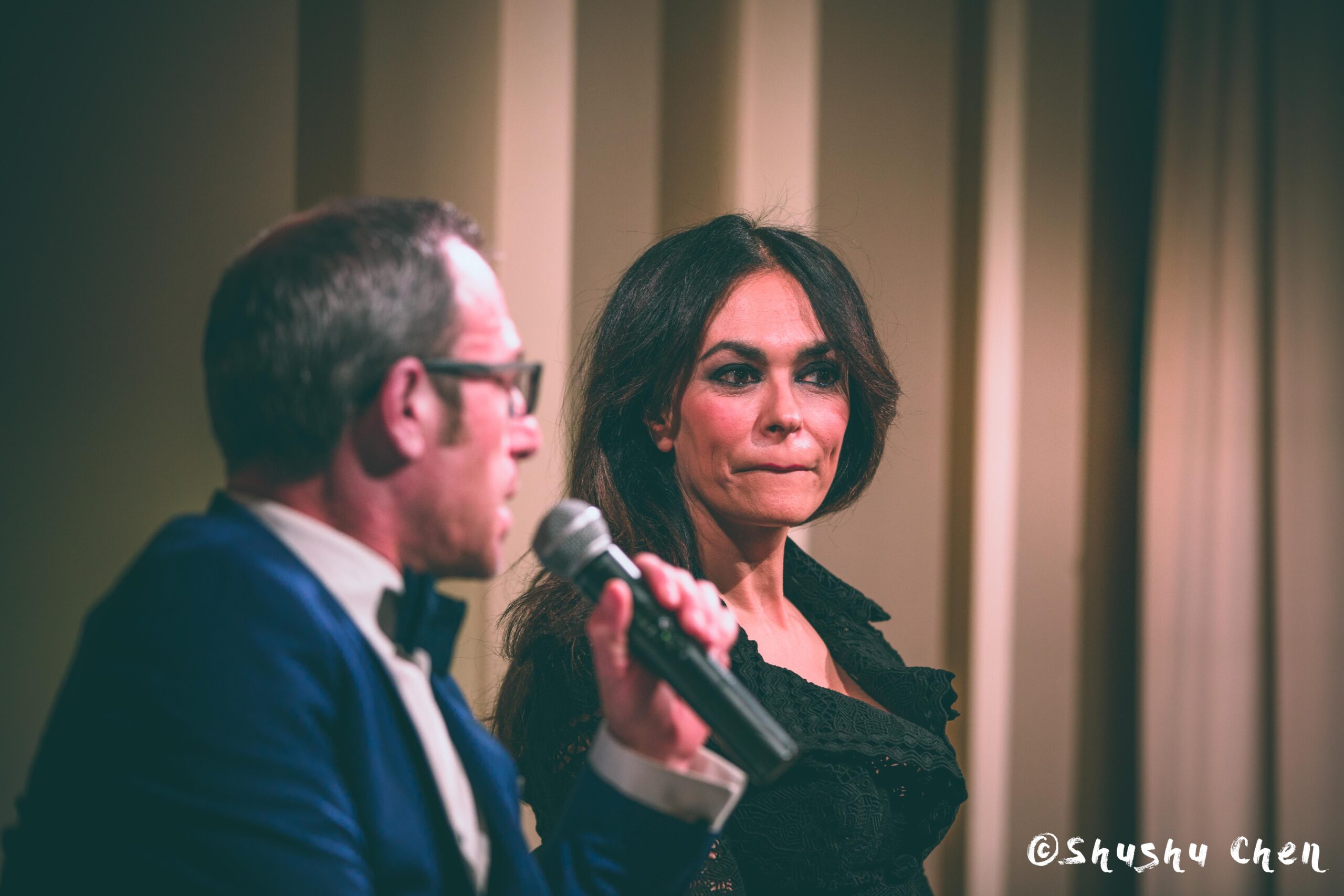 speaker-talking-from-us-premiere-screening-i-siciliani-at-casa-italiana