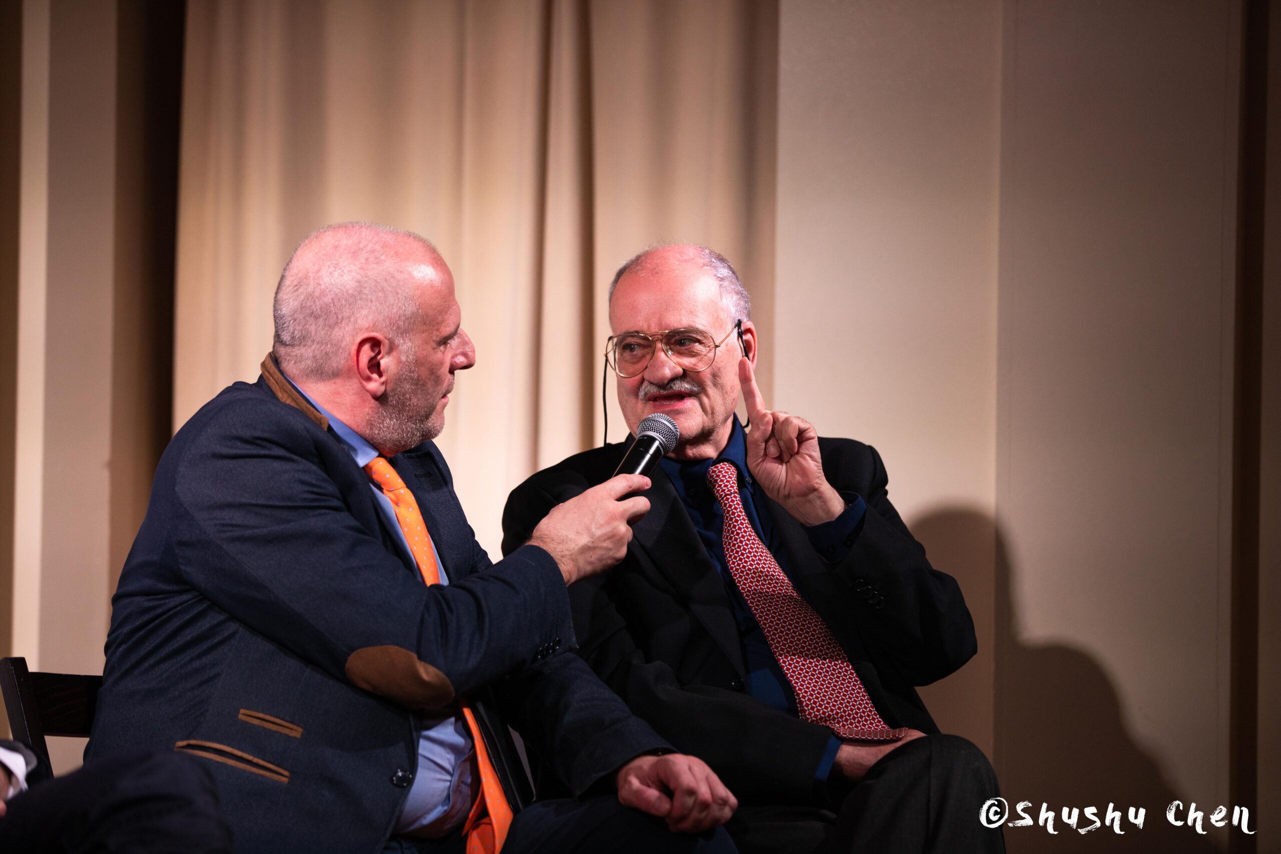stefano-and-speaker-talking-from-ny-premiere-screening-of-arrangiarsi-and-presentation-at-casa-italiana