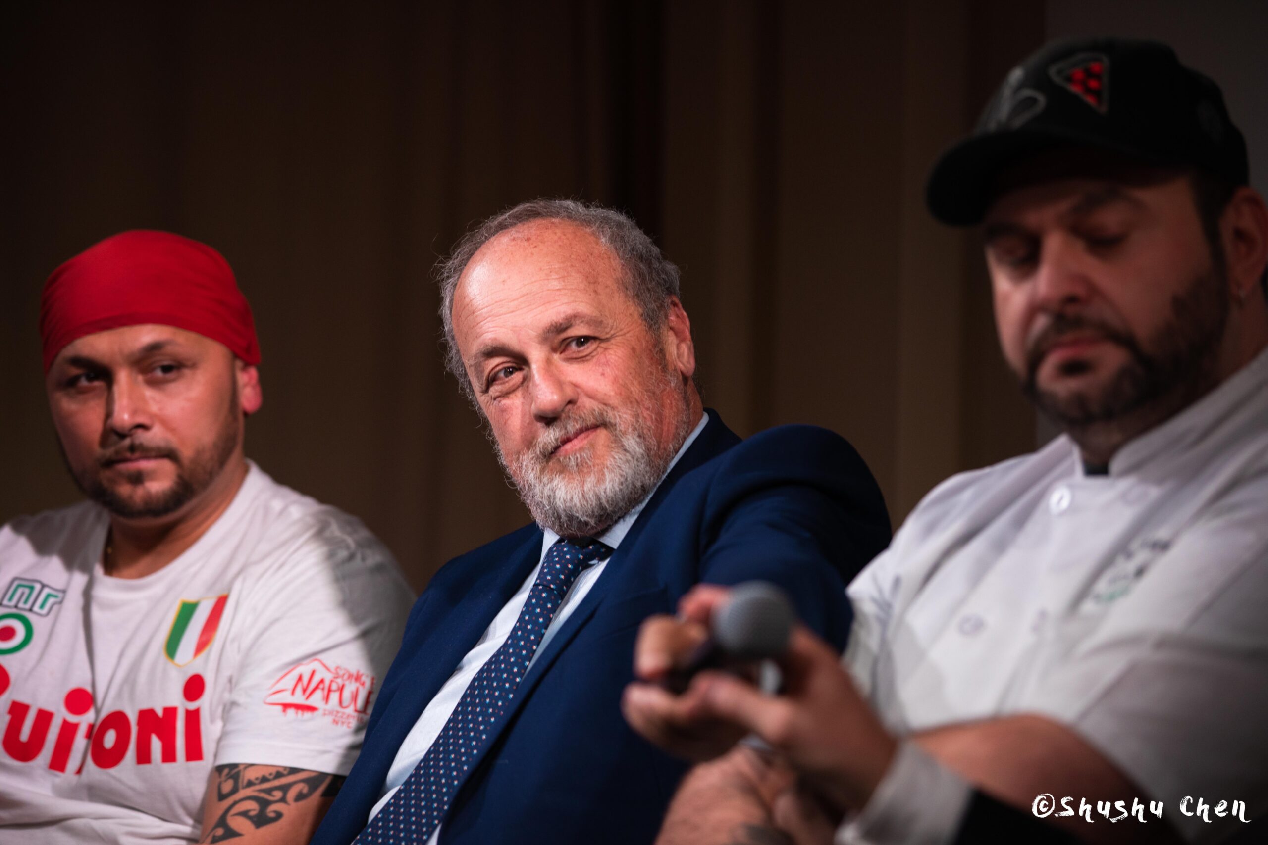 speaker-smiling-from-ny-premiere-screening-of-arrangiarsi-and-presentation-at-casa-italiana